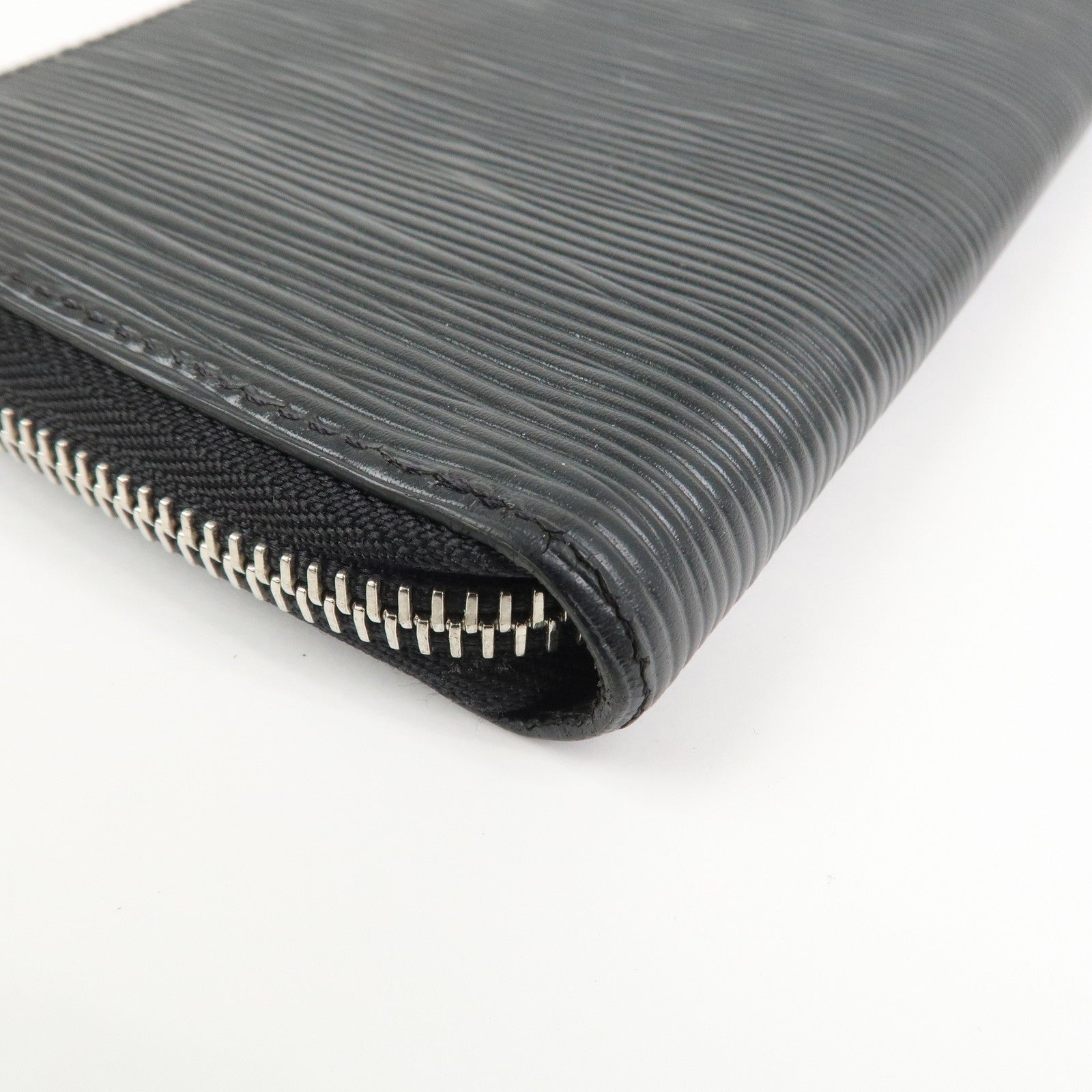 Louis Vuitton Epi Zippy Wallet Vertical Long Wallet Noir M60965