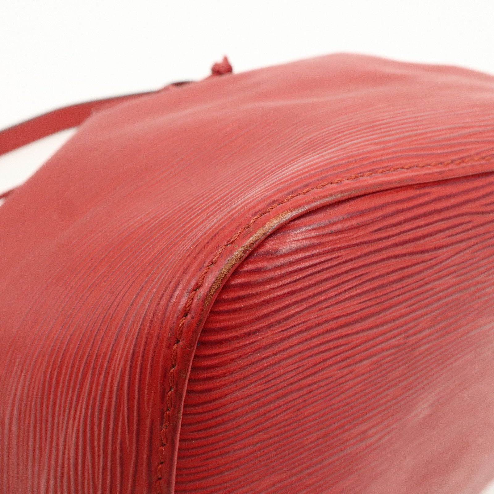 Louis Vuitton Epi Petit Noe Shoulder Bag Castilian Red M44107