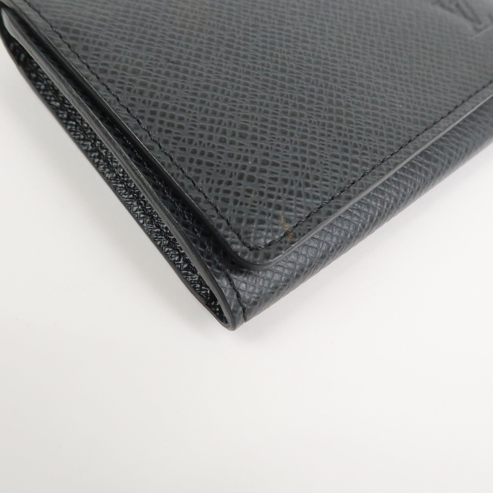 Louis Vuitton Taiga Enveloppe Cartes de Visite Card Case M30922