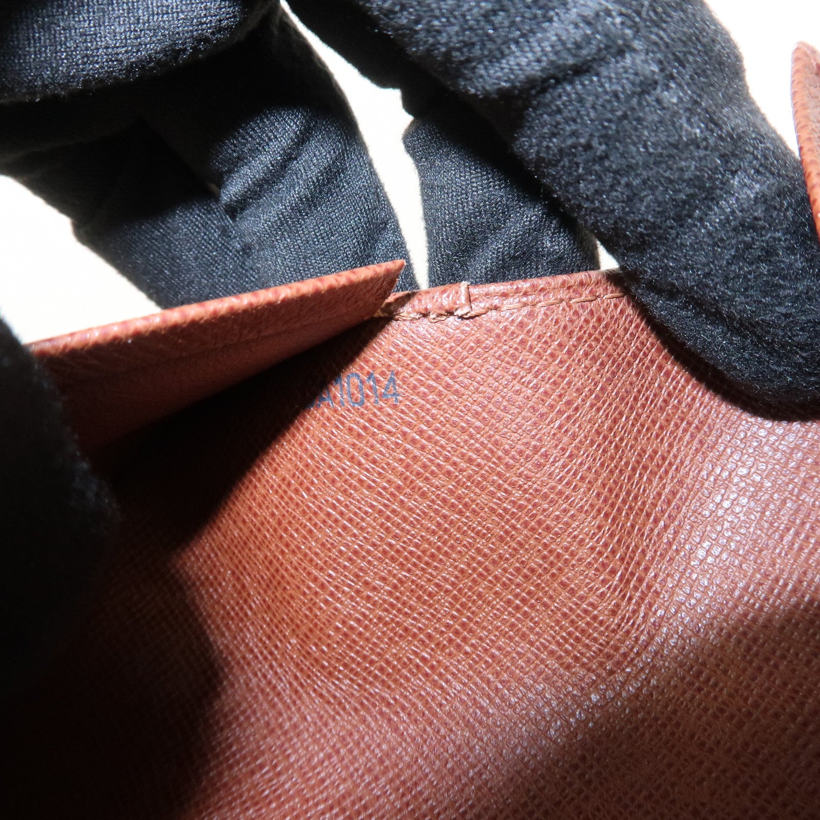 Louis Vuitton Monogram Porte Monnaie Billets Tresor Wallet M6173 Used