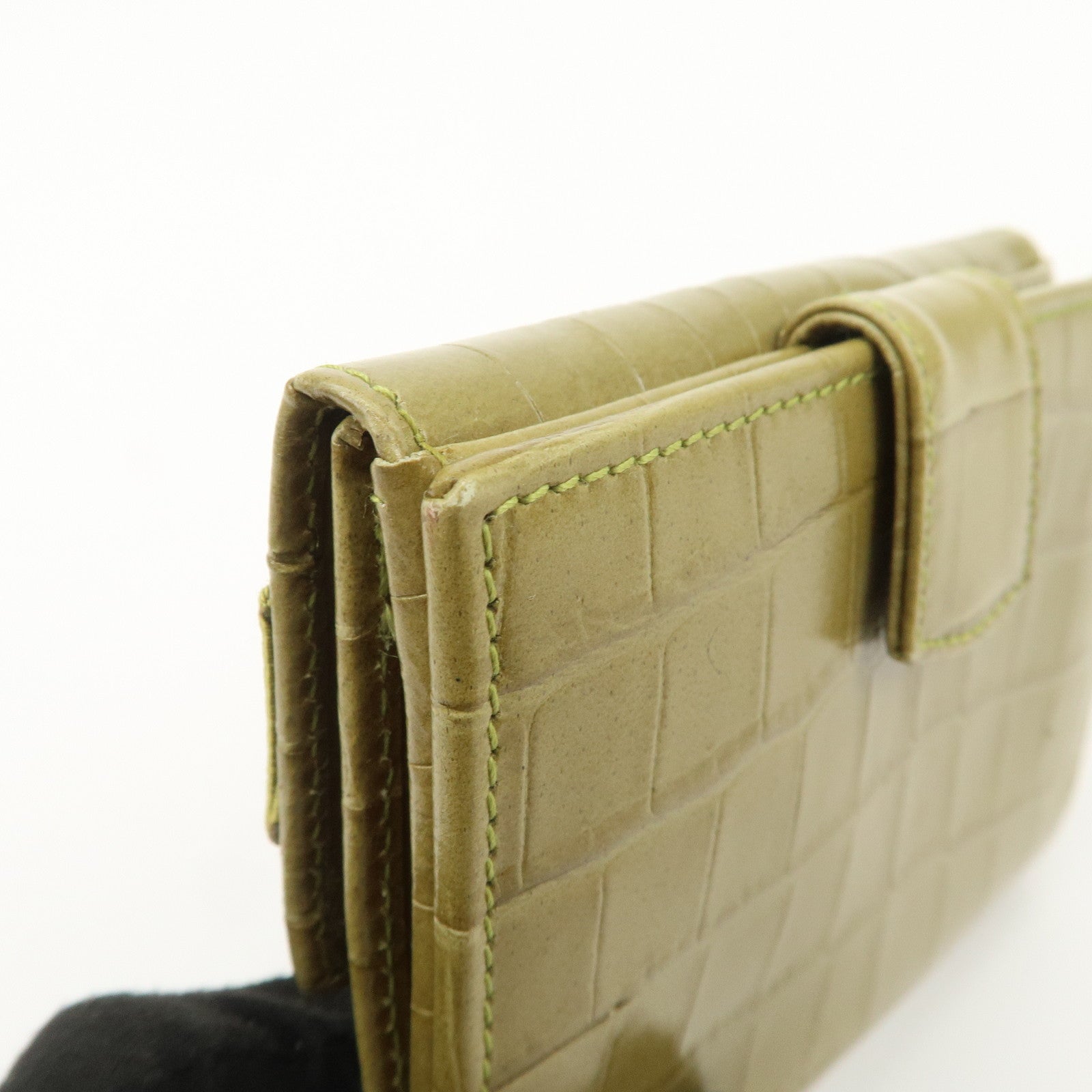 Ferragamo Vara Logo Embossed Leather Compact Wallet Light Green