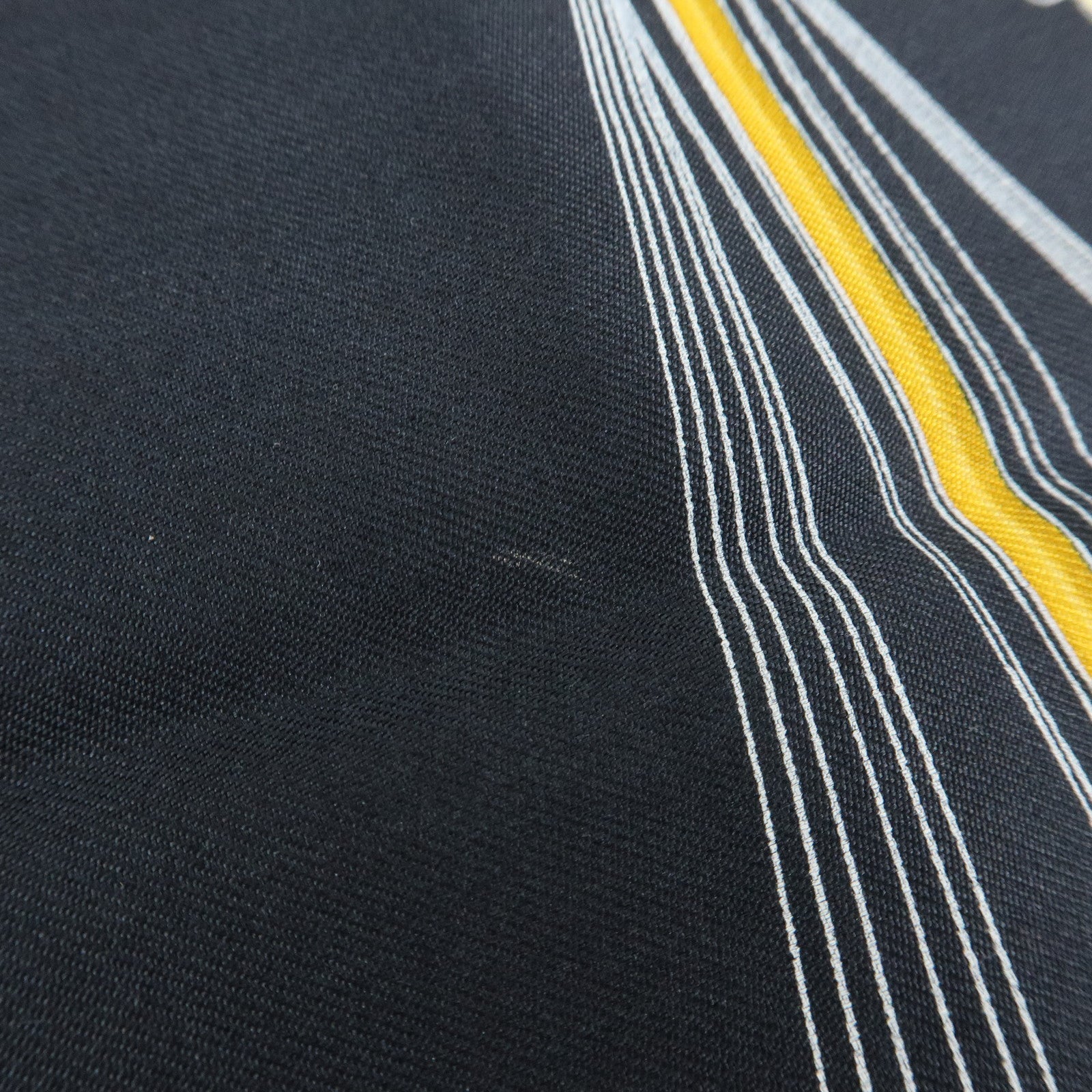 HERMES Carre 90 Silk 100% Scarf la MARINE a RAMES Black Yellow