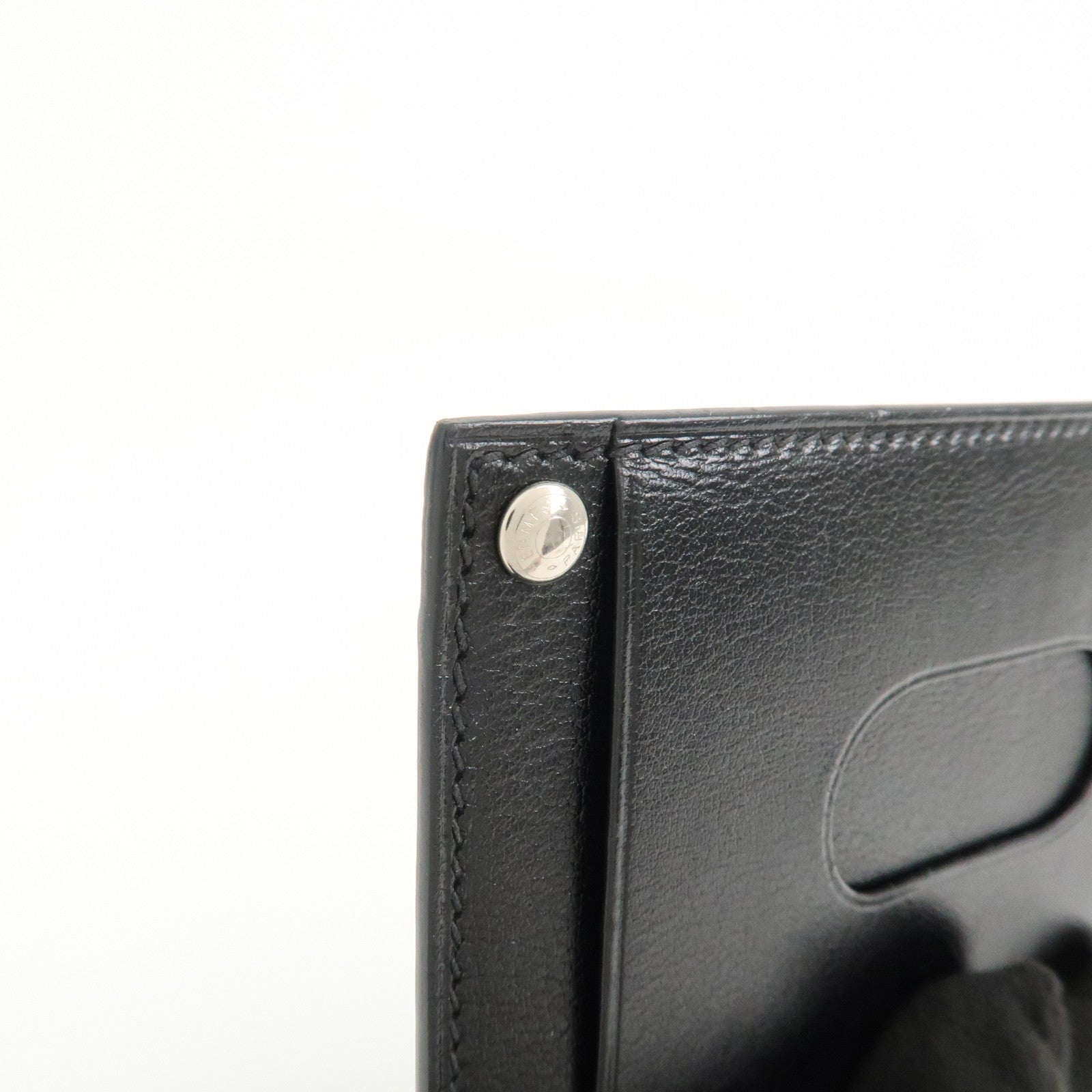 HERMES Evercalf Leather Chouchou Serie Button 笆。I Stamped Pass Case