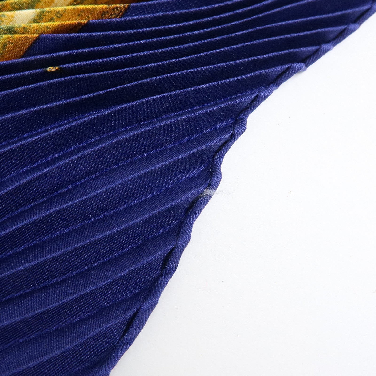 HERMES Pleated Carre 90 Silk 100% Scarf Jardin Creole Navy