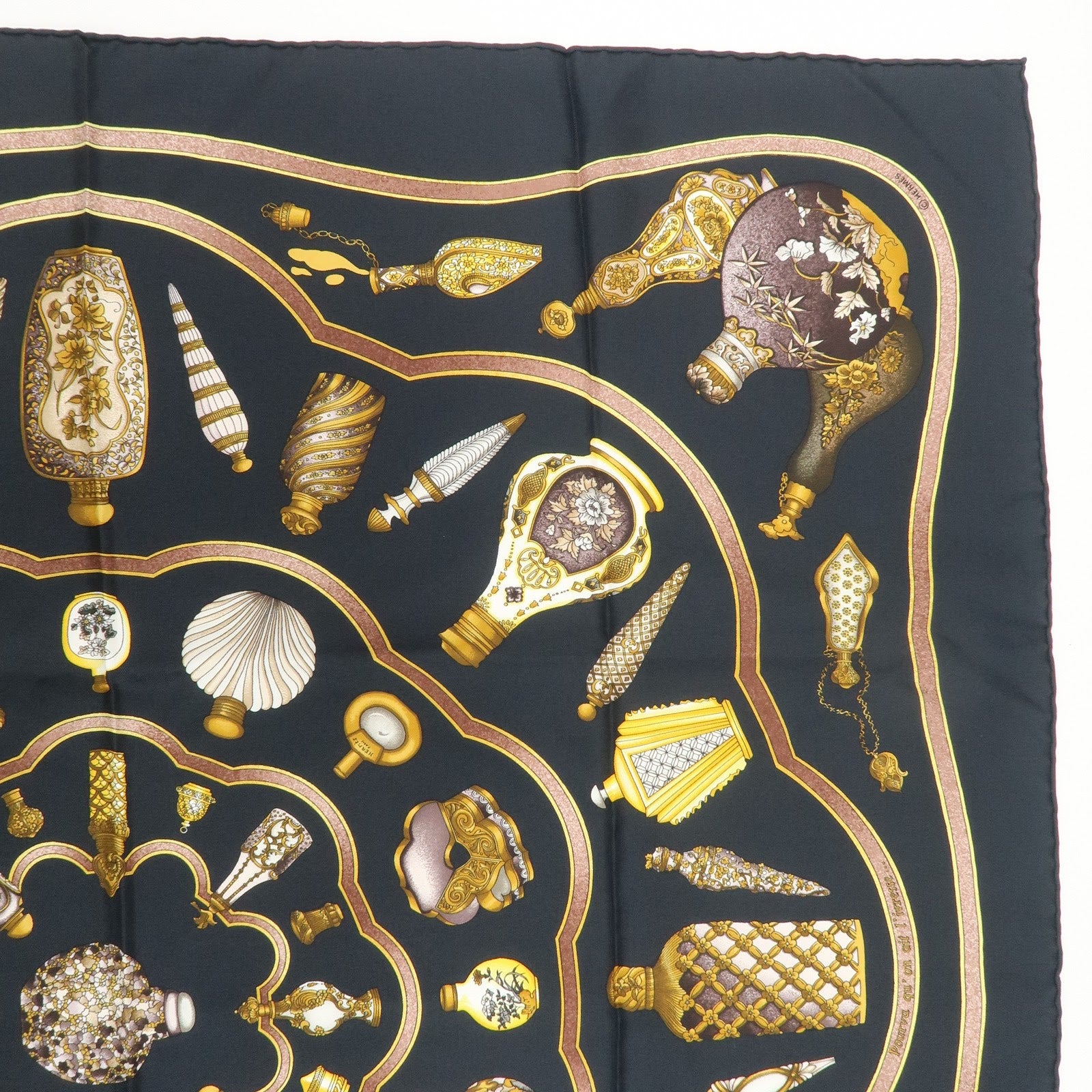 HERMES Carre 90 Silk 100% Scarf Qu' importe le flacon Black