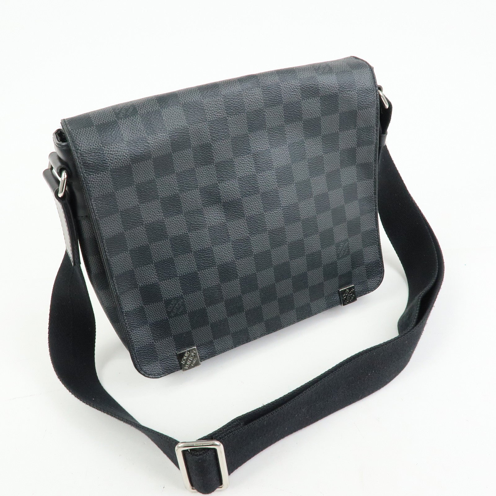 Louis Vuitton Damier Graphite District PM NM Crossbody Bag N41028