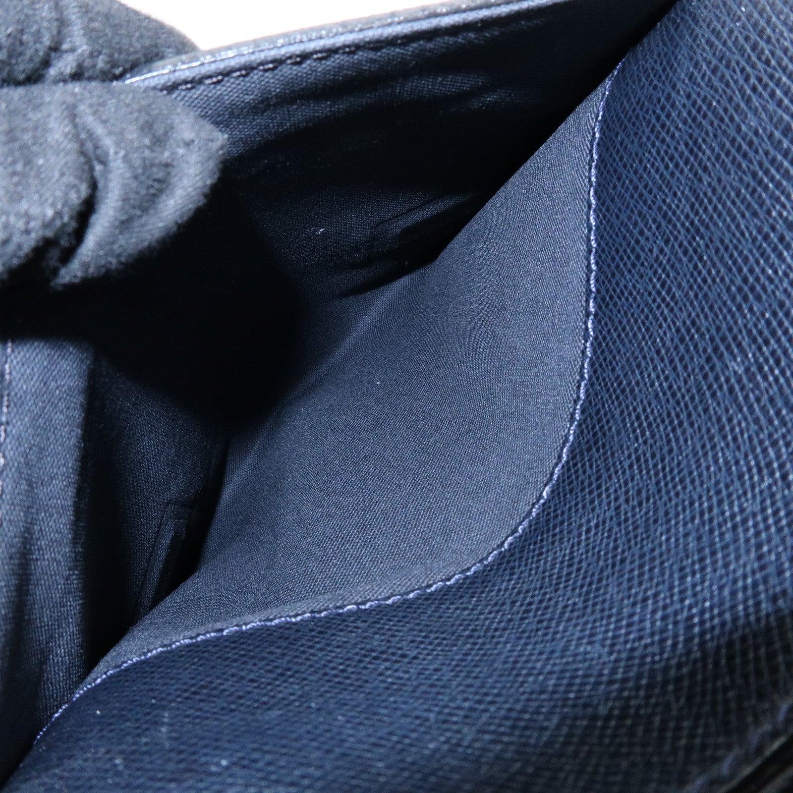 Louis Vuitton Taiga Leather Shoulder Crossbody Bag Boreal M32632