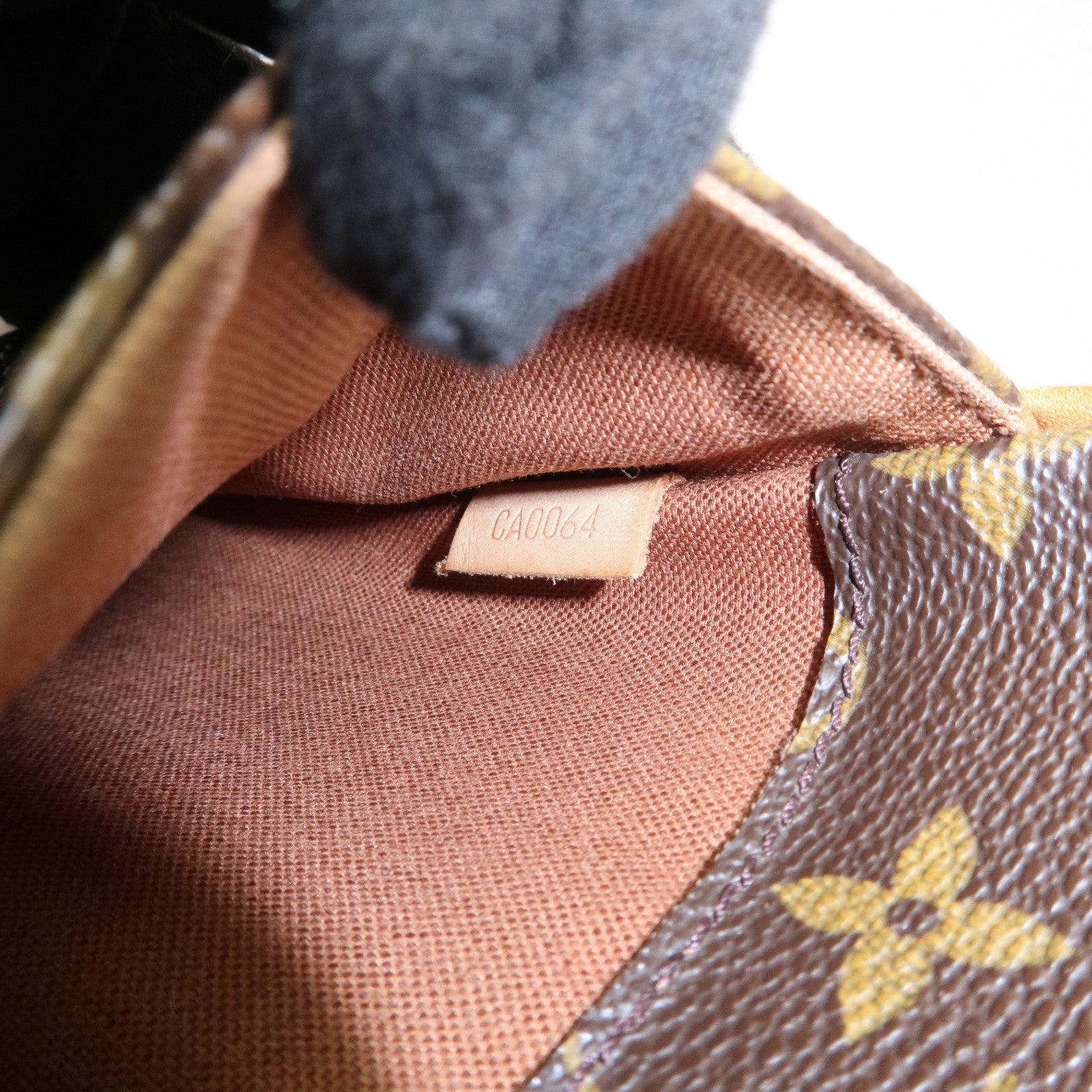 Louis Vuitton Monogram Pochette Gange Cross Body Bag M51870