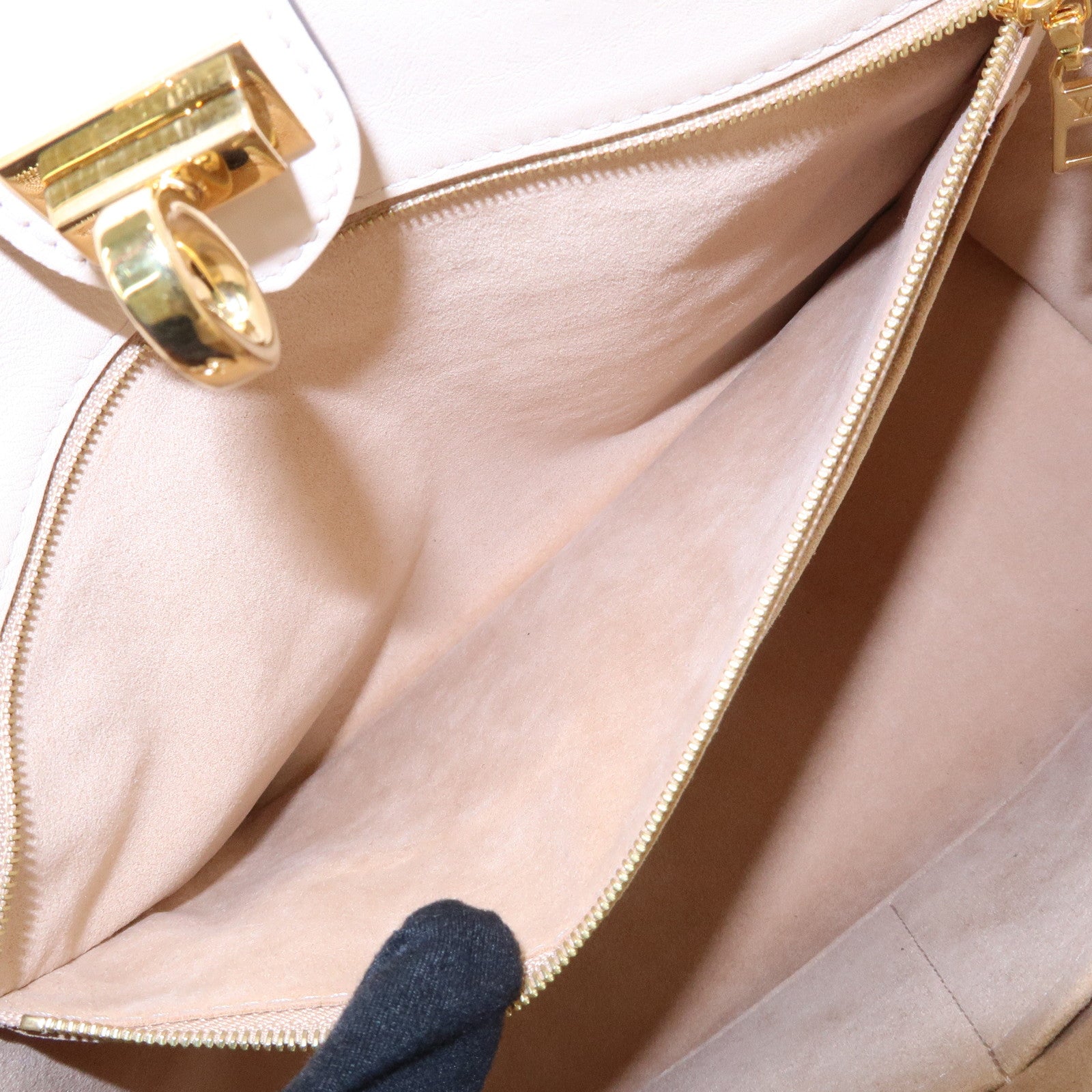 Louis Vuitton Monogram Tuffetage On My Side MM 2Way Bag M53825