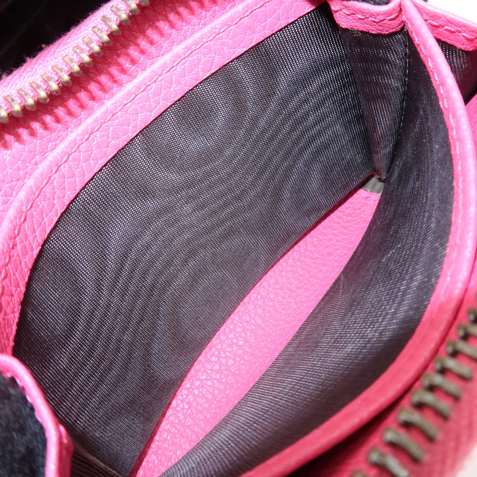 GUCCI Sherry Leather Logo Print Round Zipper Coin Case Pink 496319