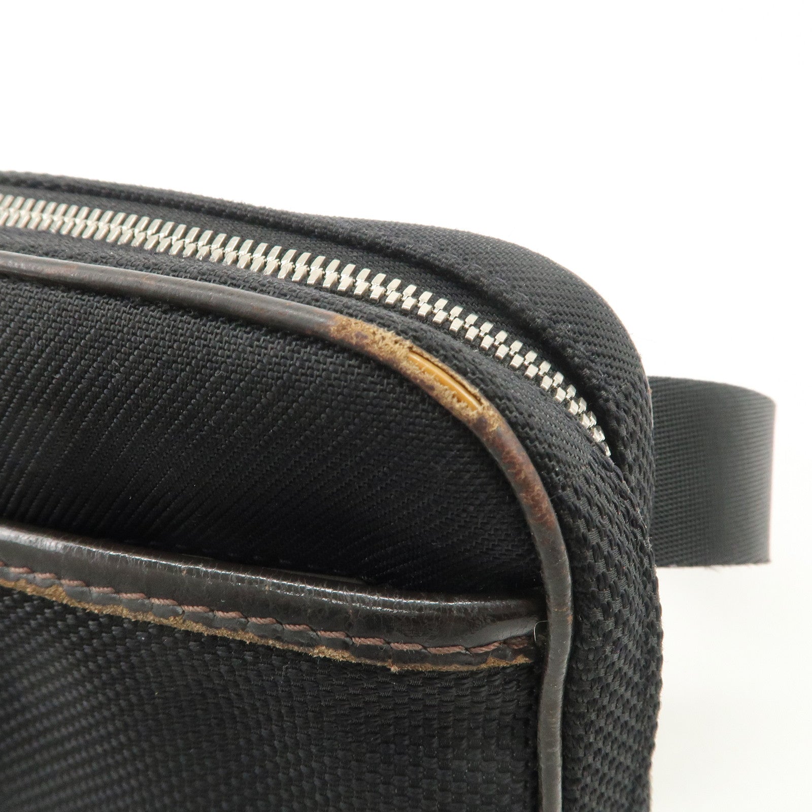 Louis Vuitton Damier Geant Acrobat Waist Bag Body Bag Noir M93620