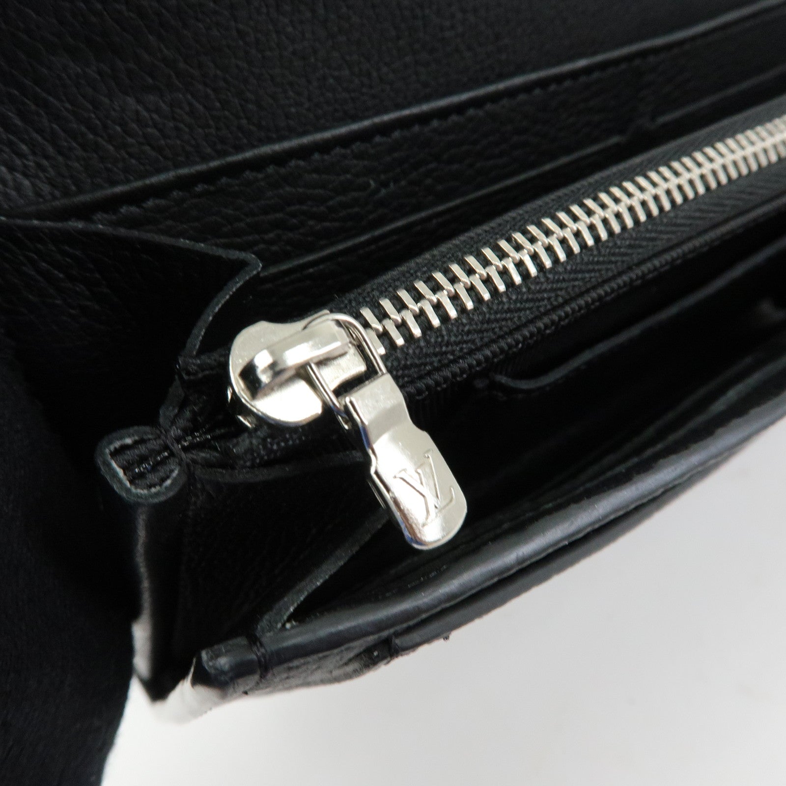 Louis Vuitton Portefeuille My Lockme Leather Wallet Noir M62530