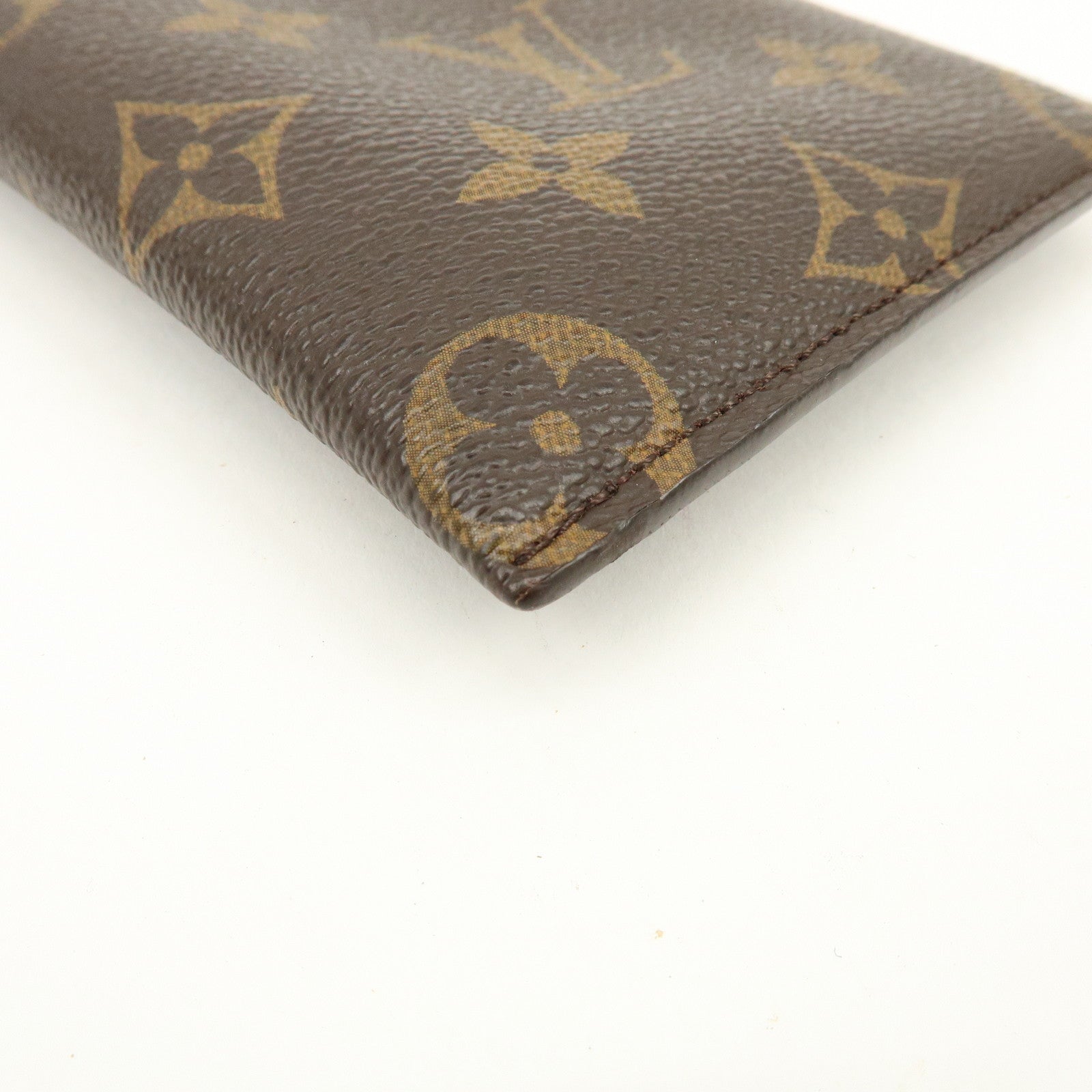 Louis Vuitton Monogram Etu i Lunettes MM Sunglasses Case M66544