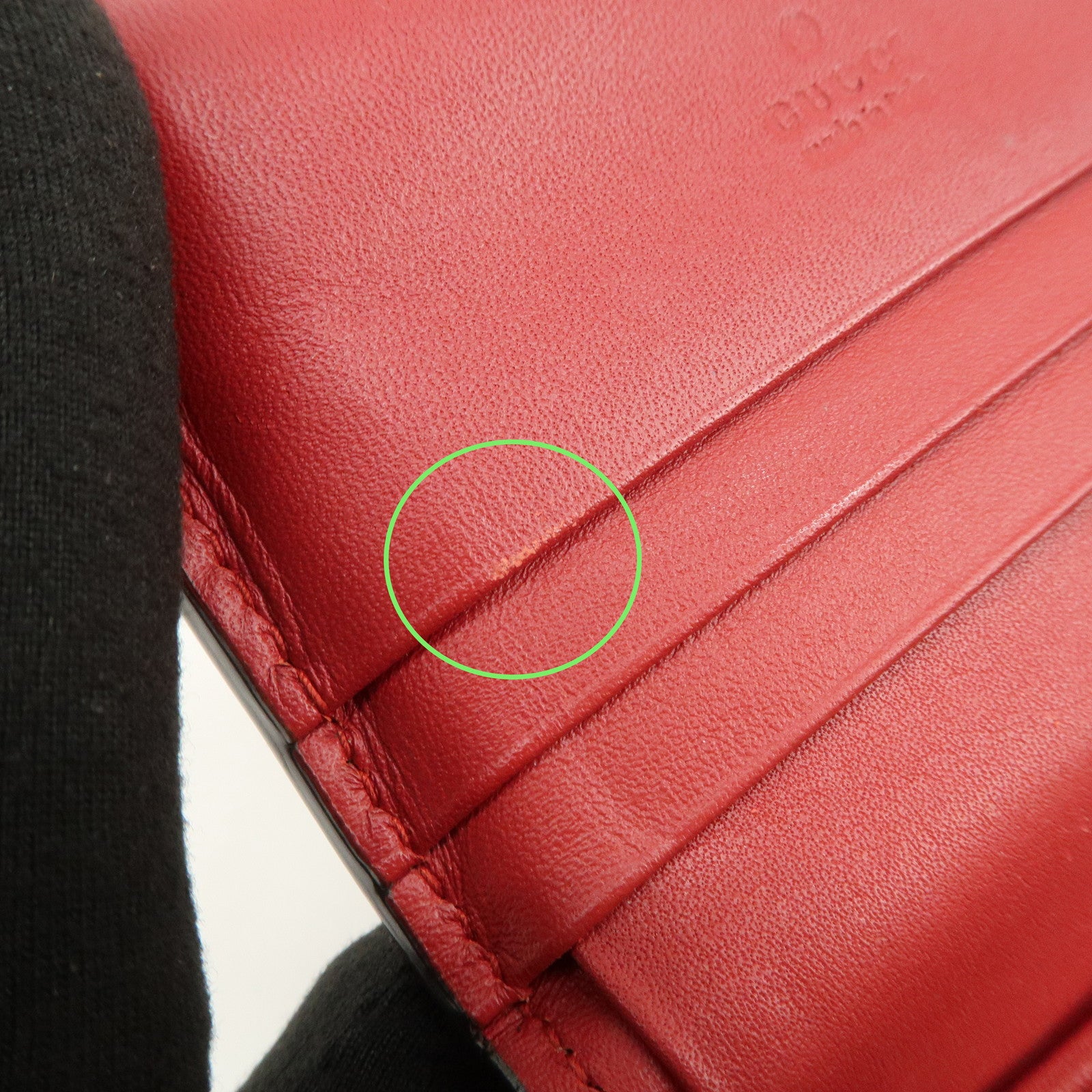 GUCCI Interlocking G Cherry GG Supreme Compact Wallet Beige 476050