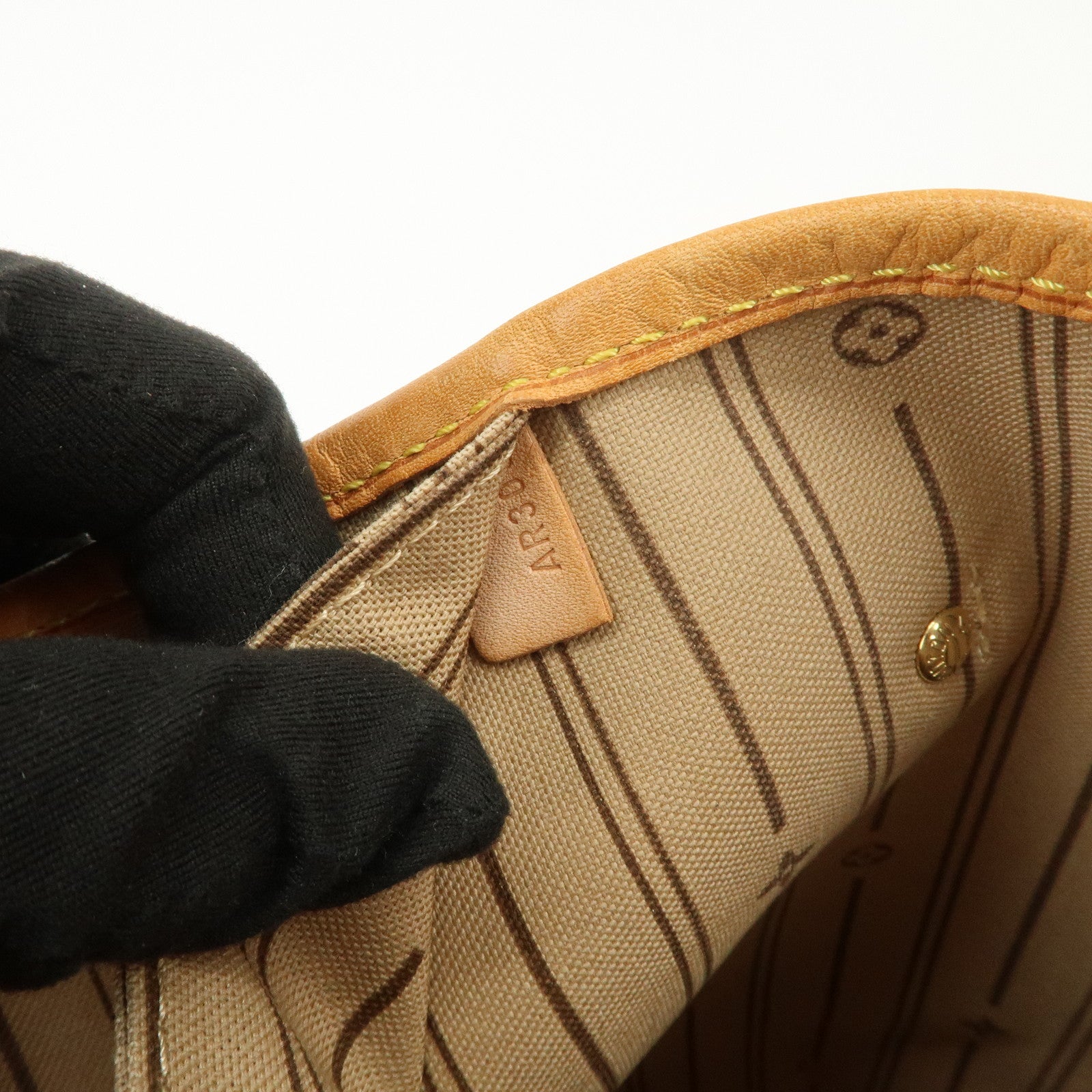 Louis Vuitton Monogram Neverfull MM Tote Bag Brown M40156