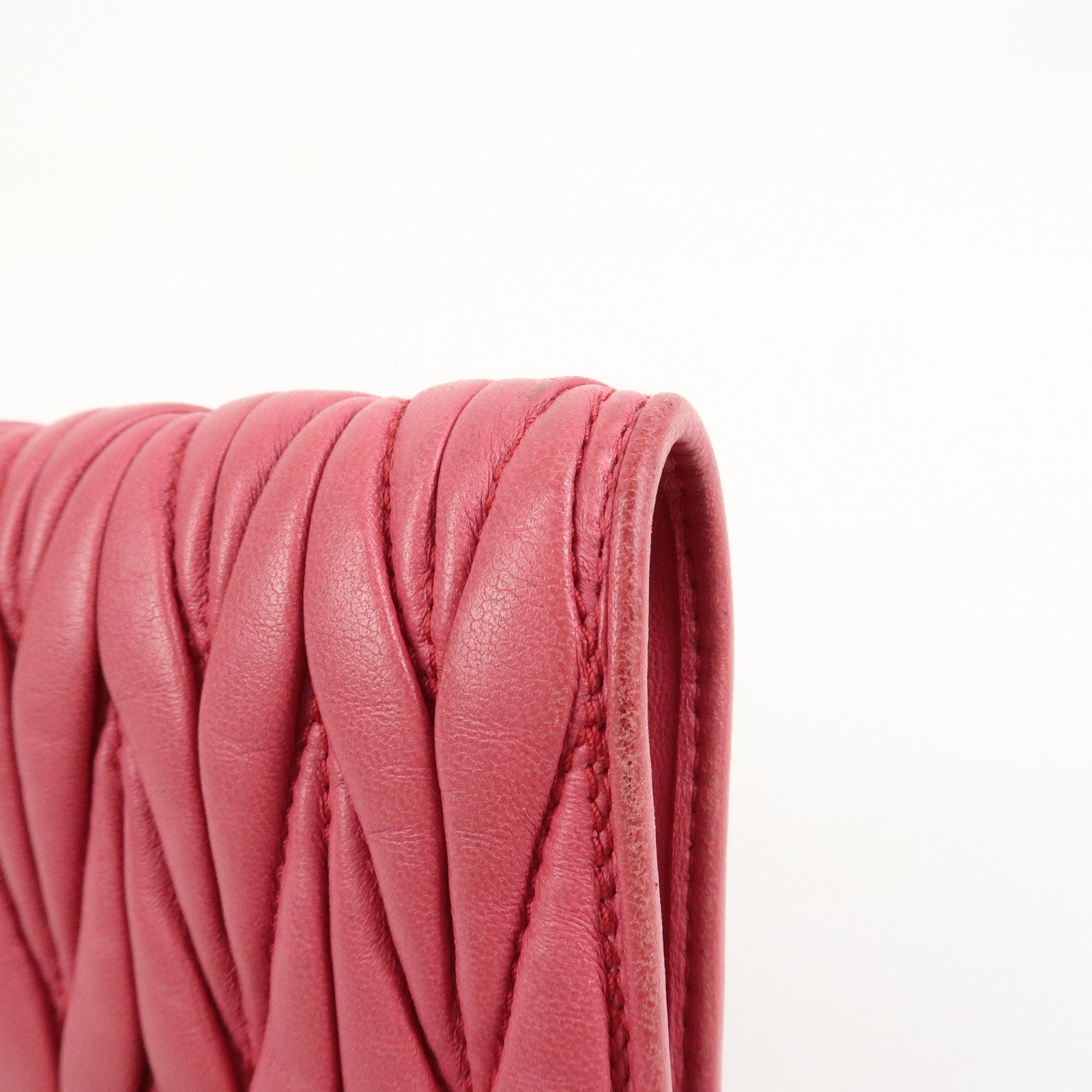 MIU MIU Matelasse Nappa Leather Compact Wallet Pink 5MV204