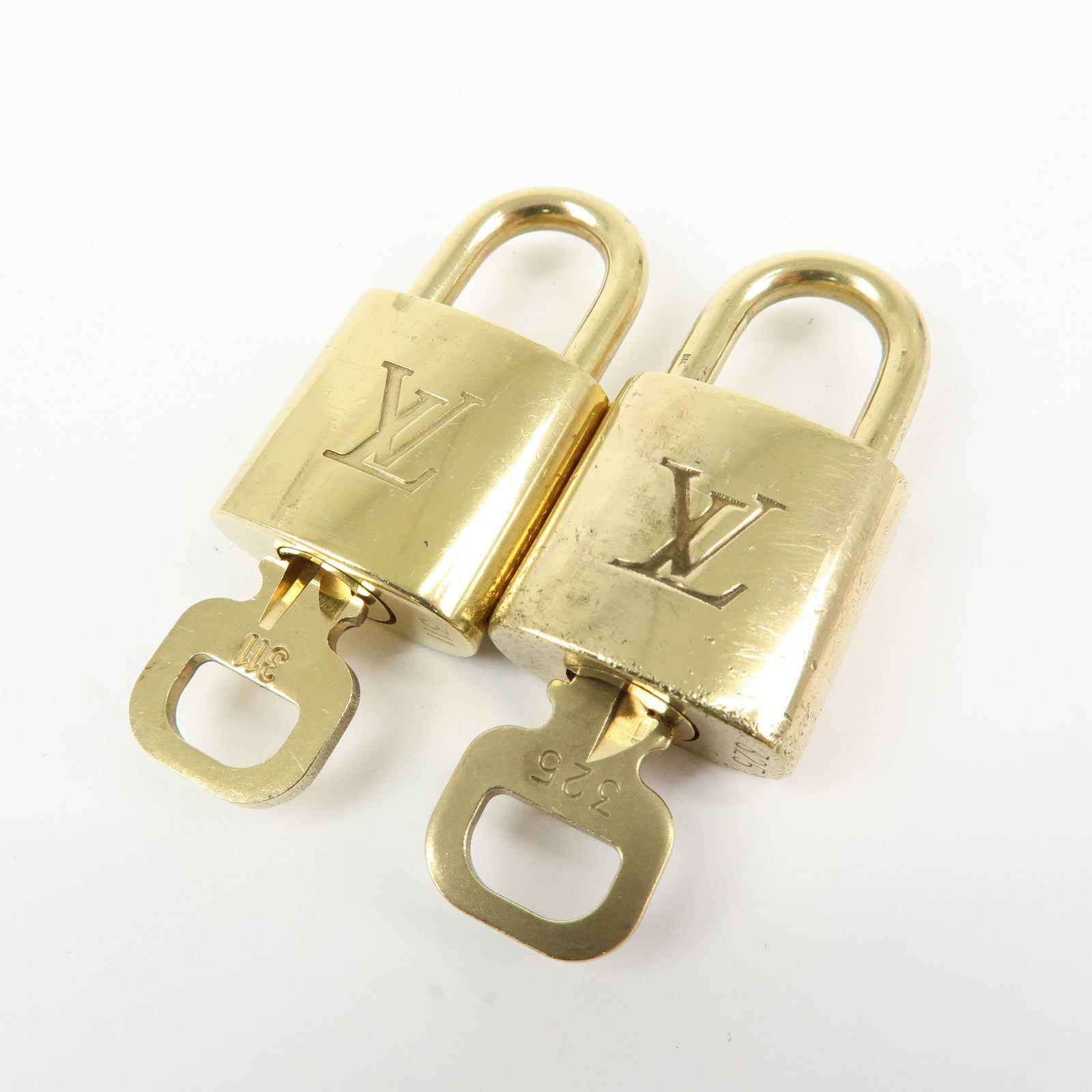Louis Vuitton Set of 10 Lock & Key Cadena Key Lock Used