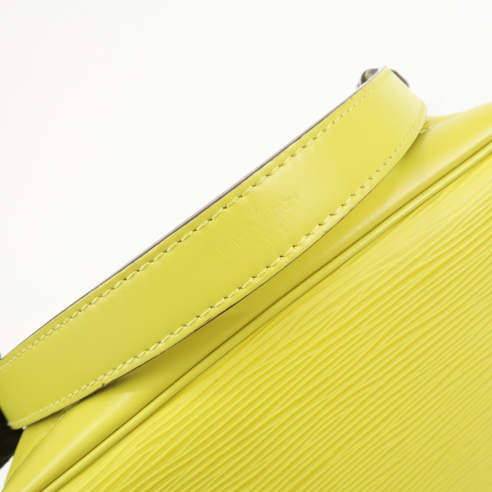 Louis Vuitton Epi Petit Noe Shoulder Bag Pistache M44107