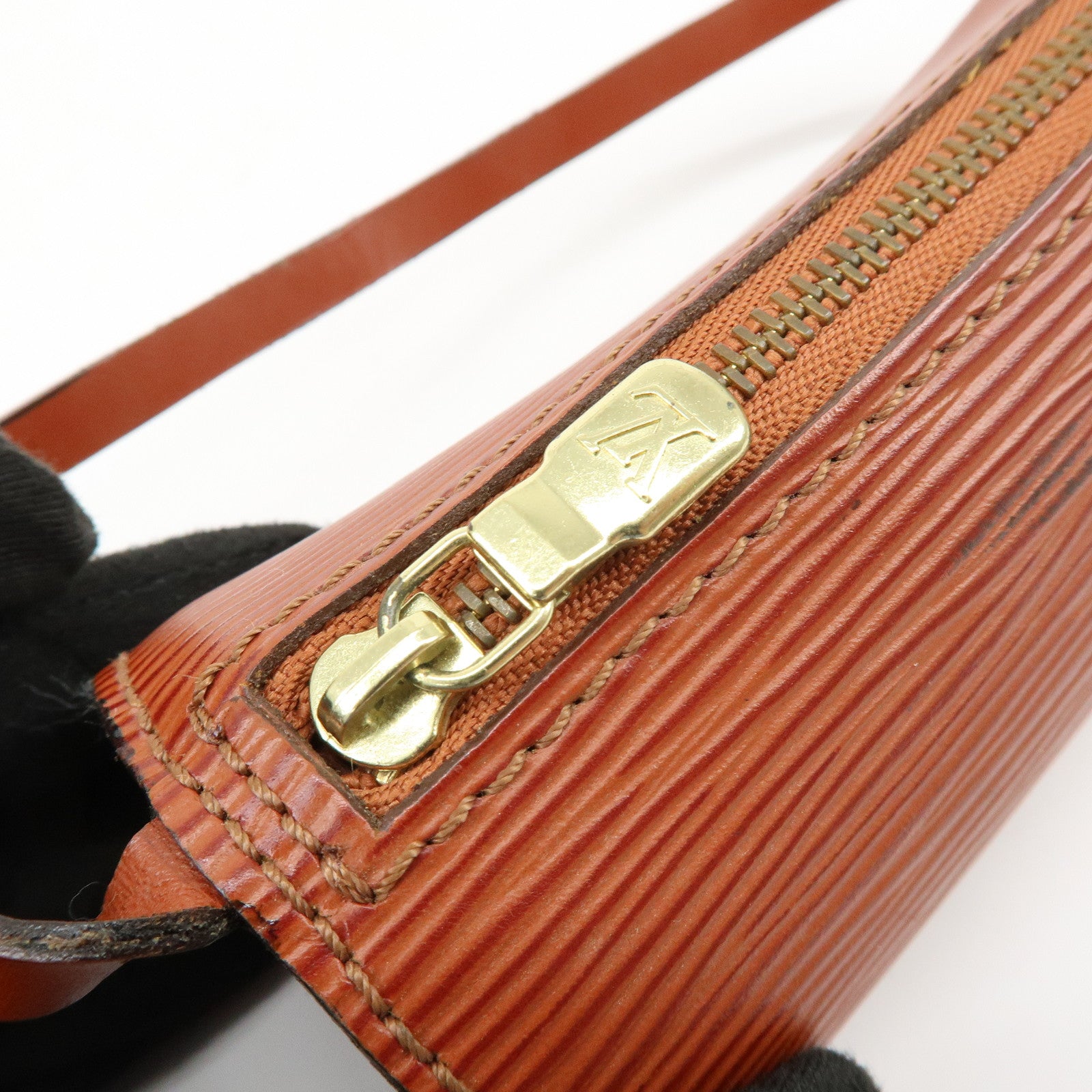 Louis Vuitton Epi Mini Pouch For Soufflot Hand Bag Kenya Brown
