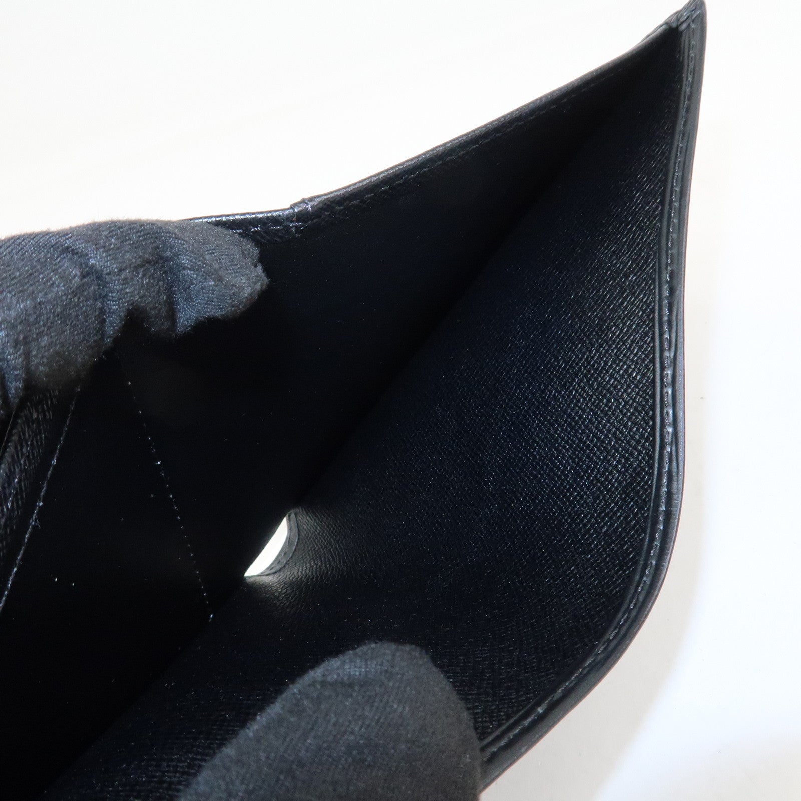 Louis Vuitton Epi Porte Billets Bi-Fold Compact Wallet Black M63552