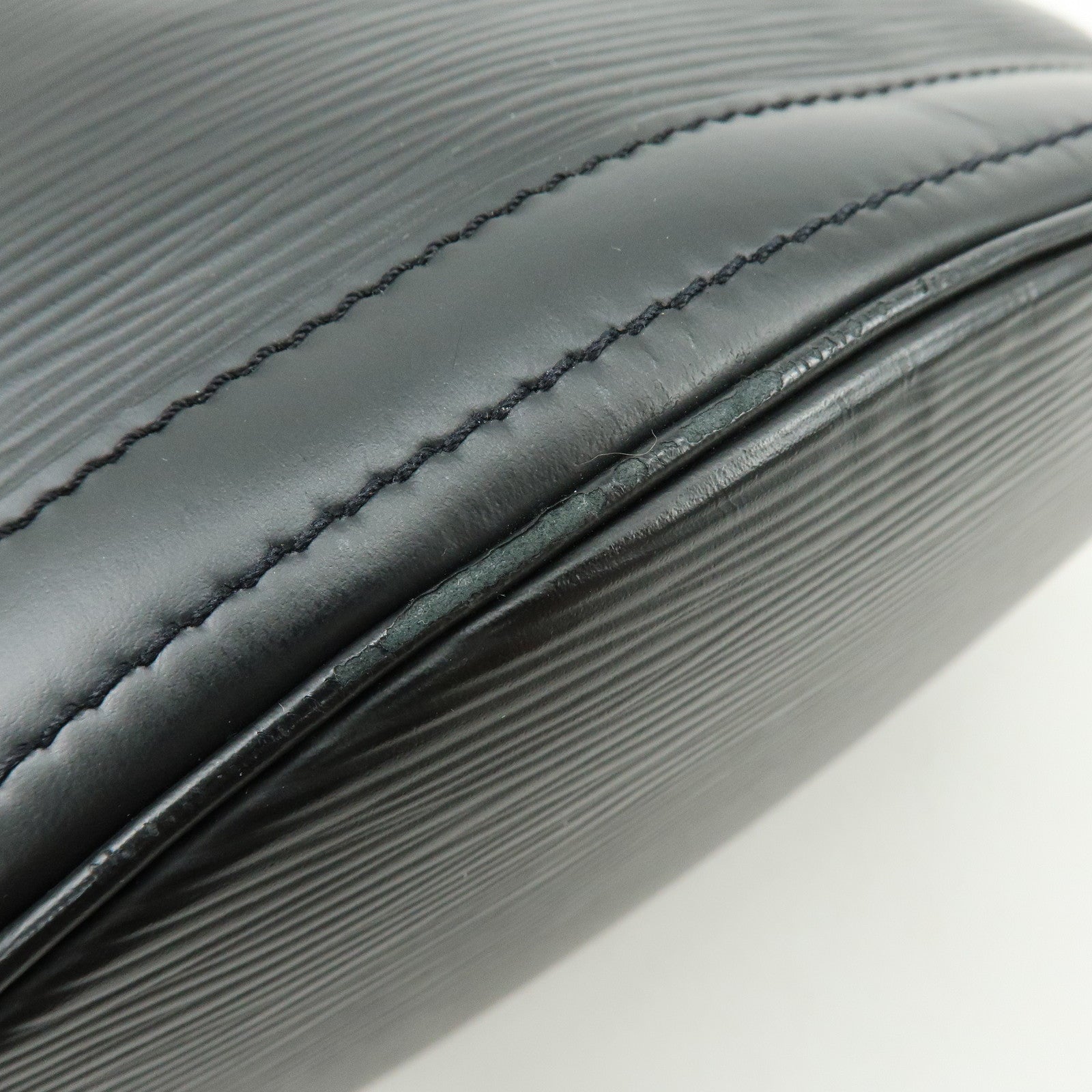 Louis Vuitton Epi Petit Bucket PM Shoulder Bag Noir M58992