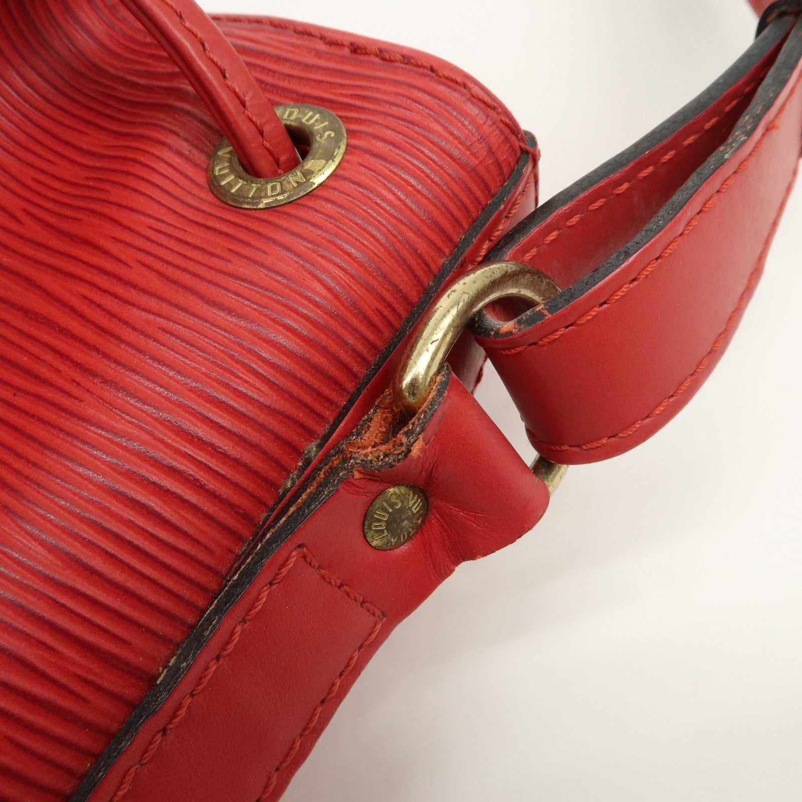 Louis Vuitton Epi Petit Noe Shoulder Bag Castilian Red M44107