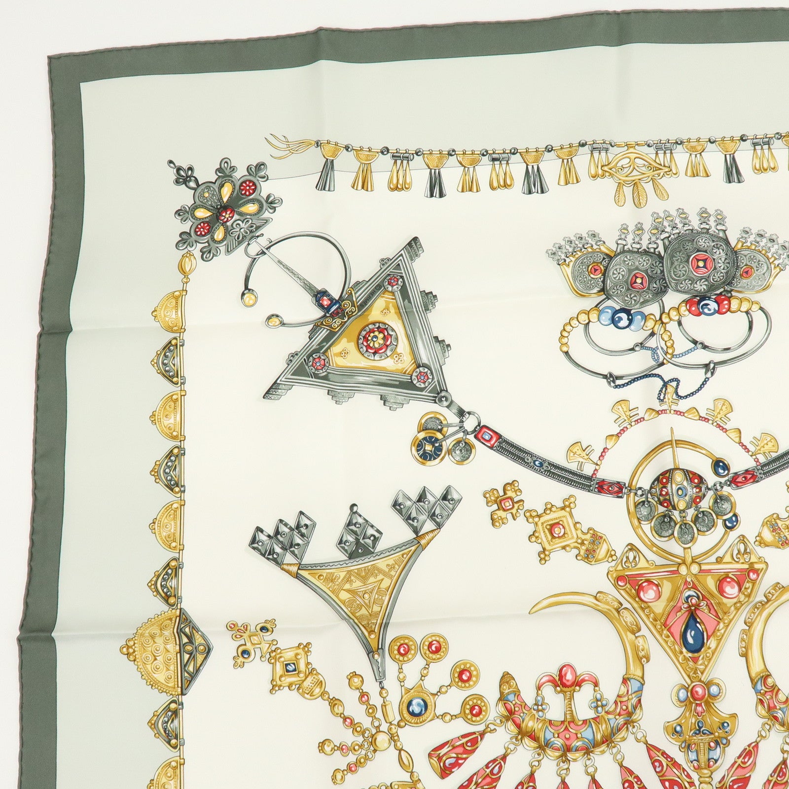 HERMES Carre 90 Silk 100% PARURES DES SABLES White Gray