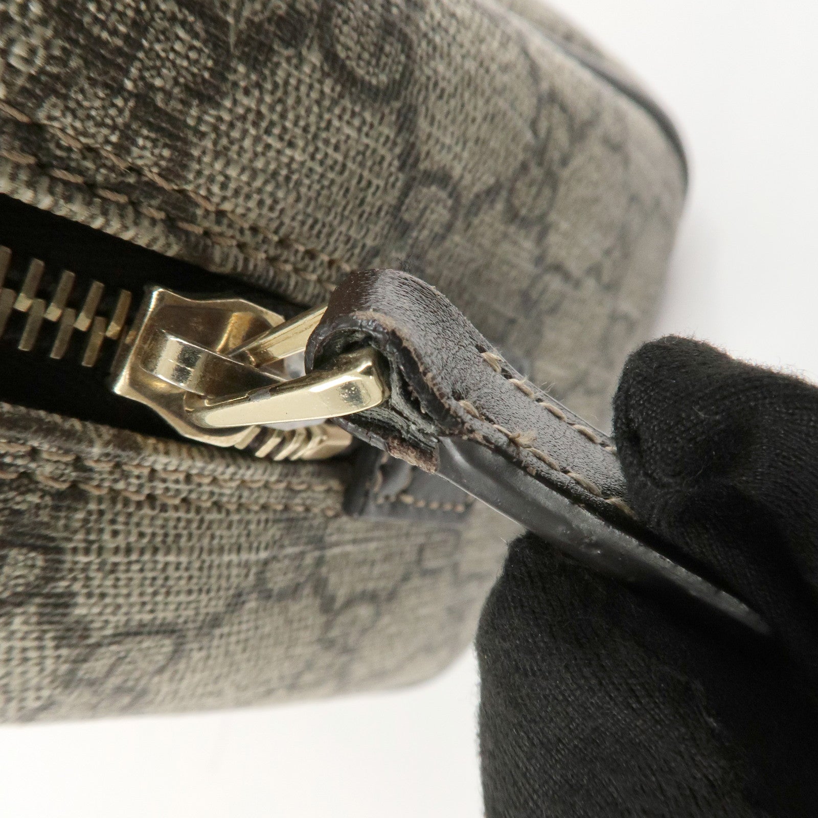 GUCCI GG Supreme Leather Clutch Bag Pouch Beige 189818 Used