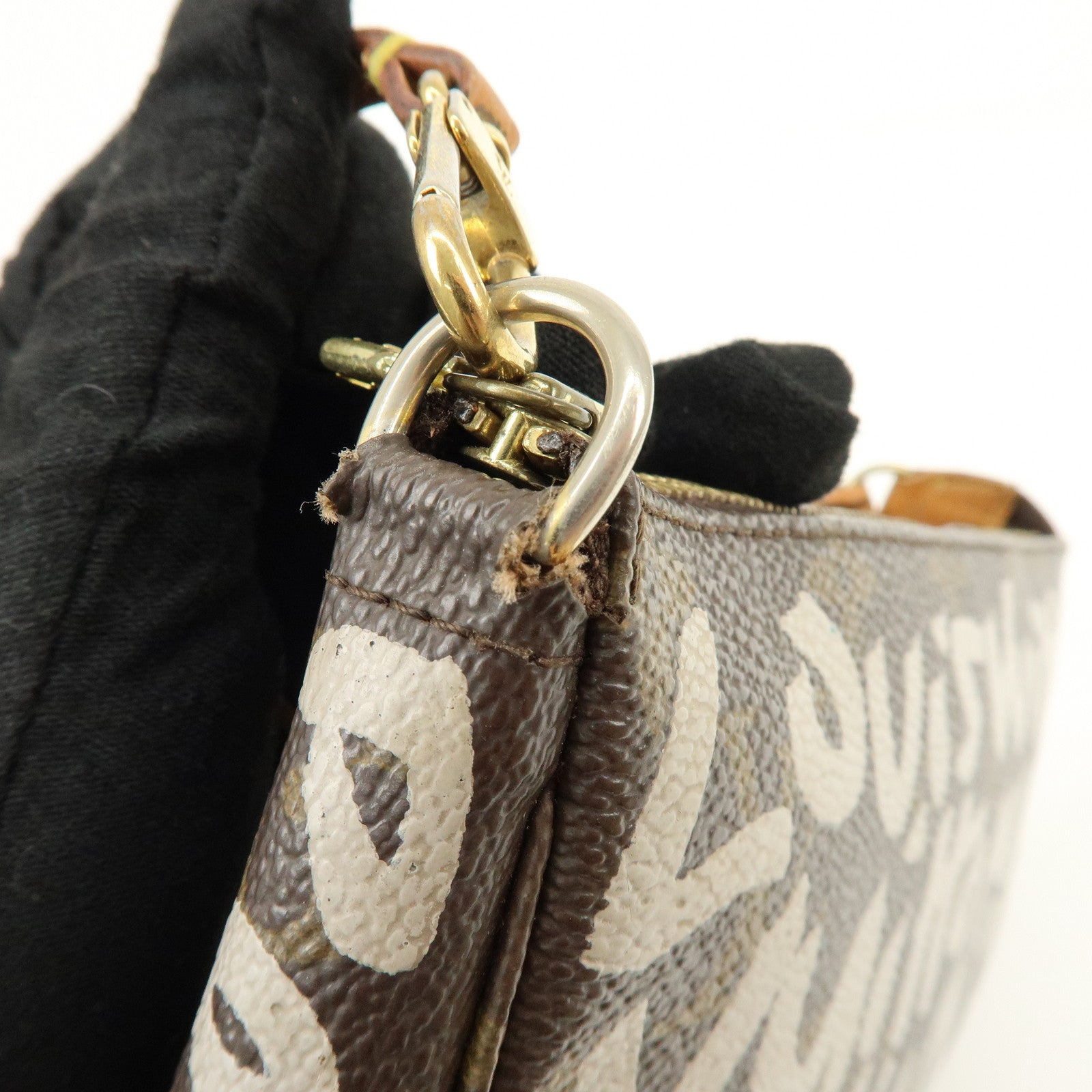 Louis Vuitton Monogram Graffiti Pochette Accessoires Pouch M92192