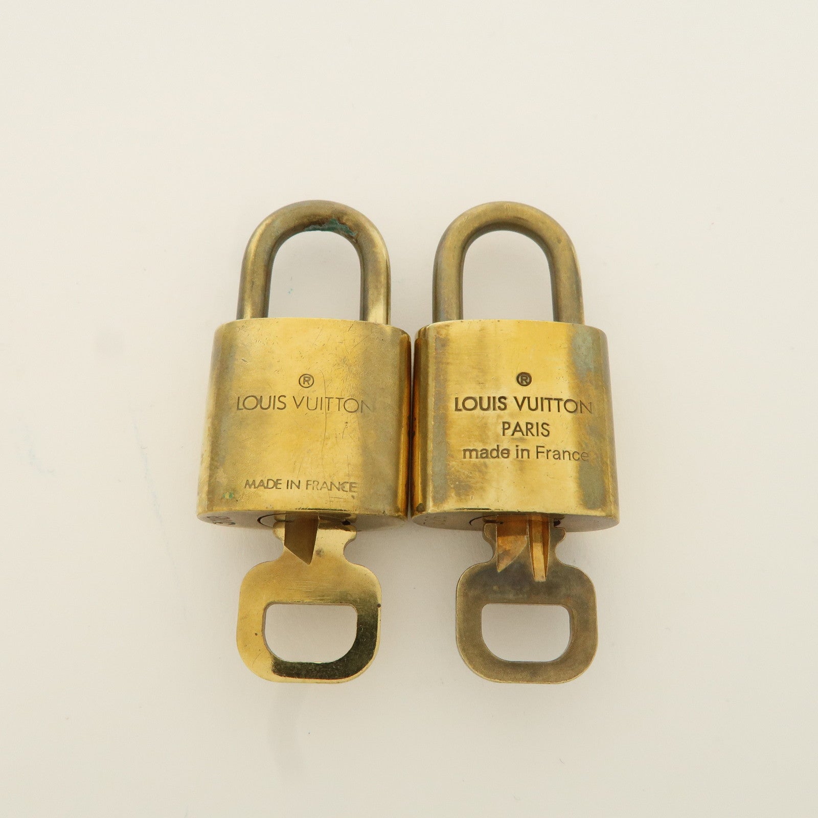Louis Vuitton Set of 10 Lock & Key Cadena Key Lock Metal Gold Used