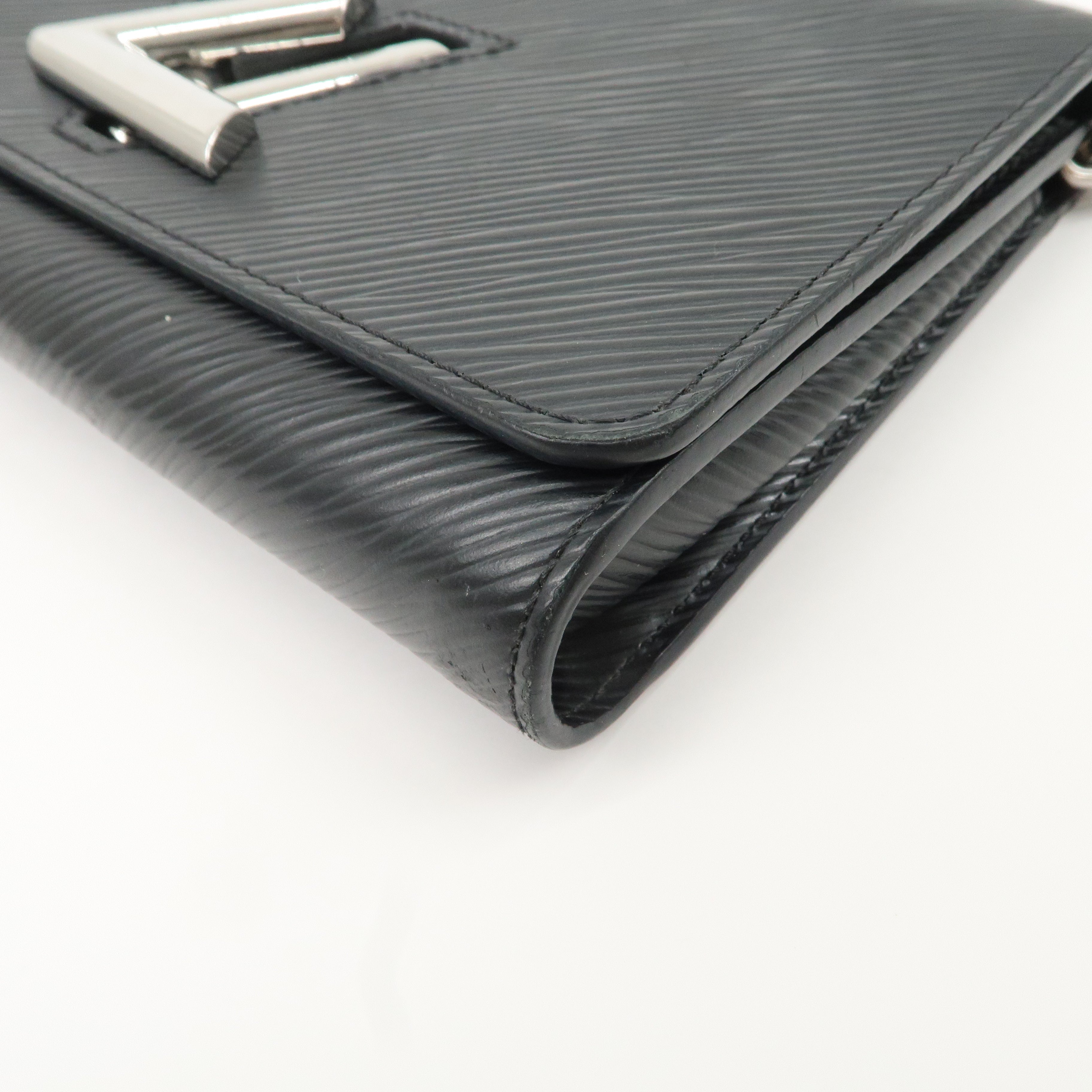 Louis Vuitton Epi Portefeuille Twist Chain Long Wallet WOC M62038 Used