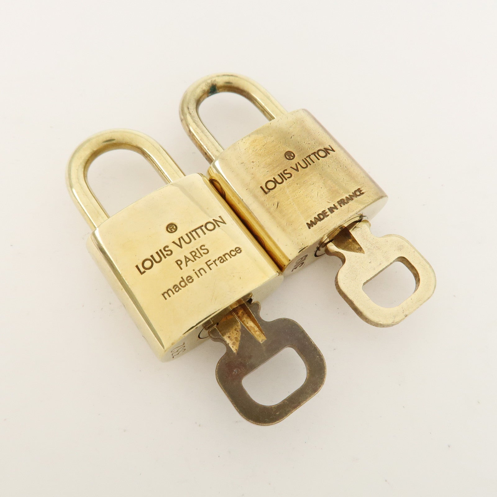 Louis Vuitton Set of 10 Lock & Key Cadena Key Lock Metal Gold Used