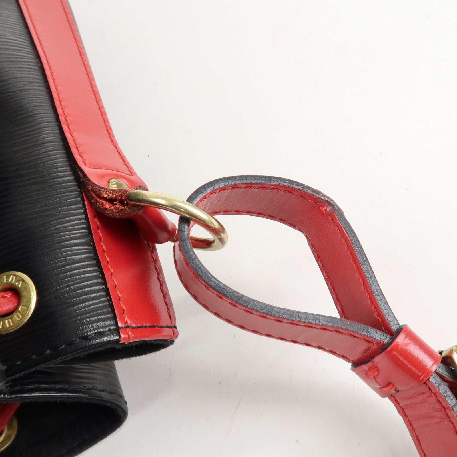 Louis Vuitton Epi Noe Shoulder Bag Noir Castilian Red M44017 Used