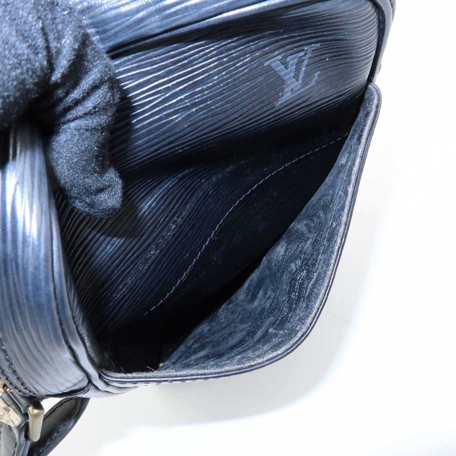 Louis Vuitton Epi Danube Shoulder Bag Crossbody Bag Noir M45632