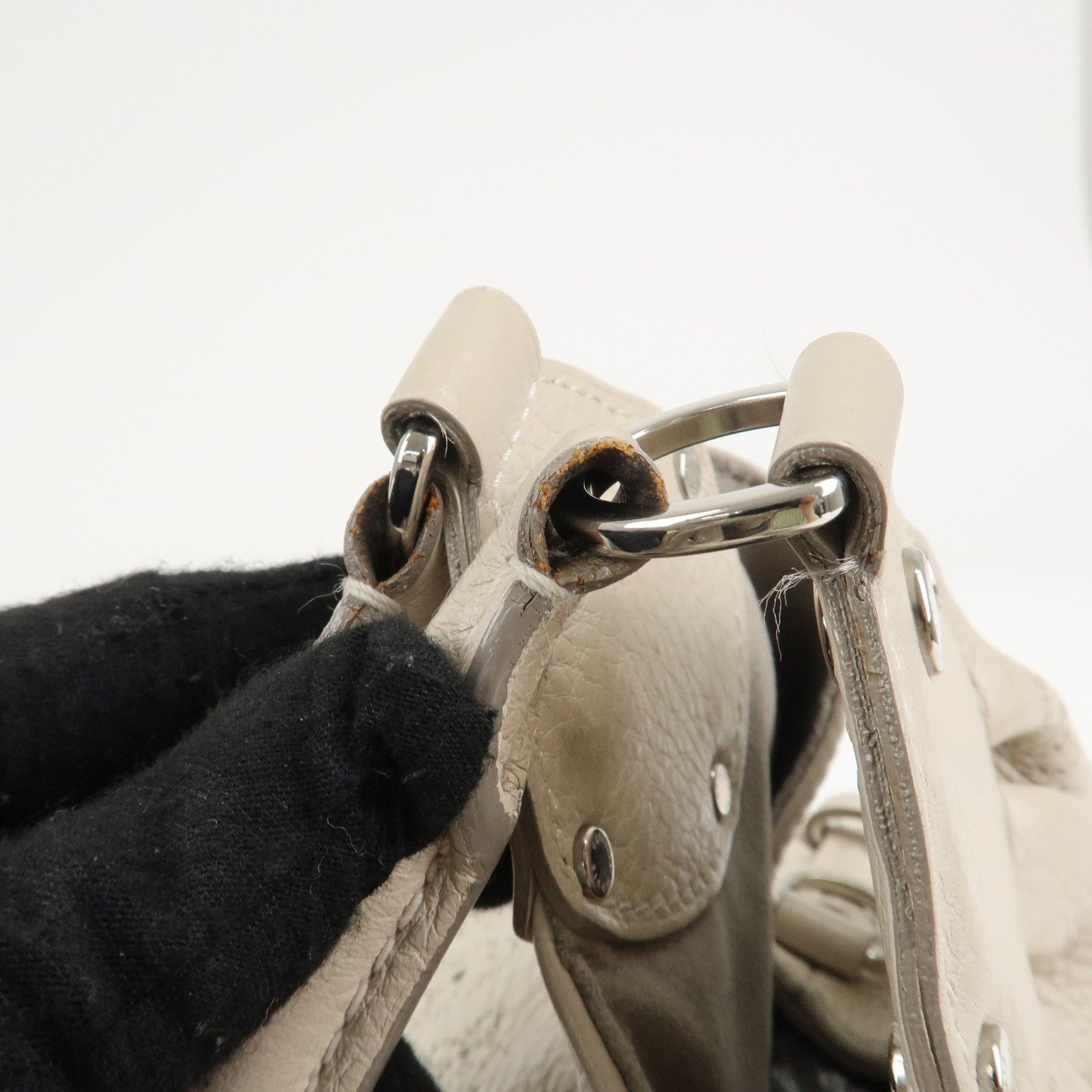 Louis Vuitton Monogram Mahina XL Shoulder Bag Blanc M93059 Used