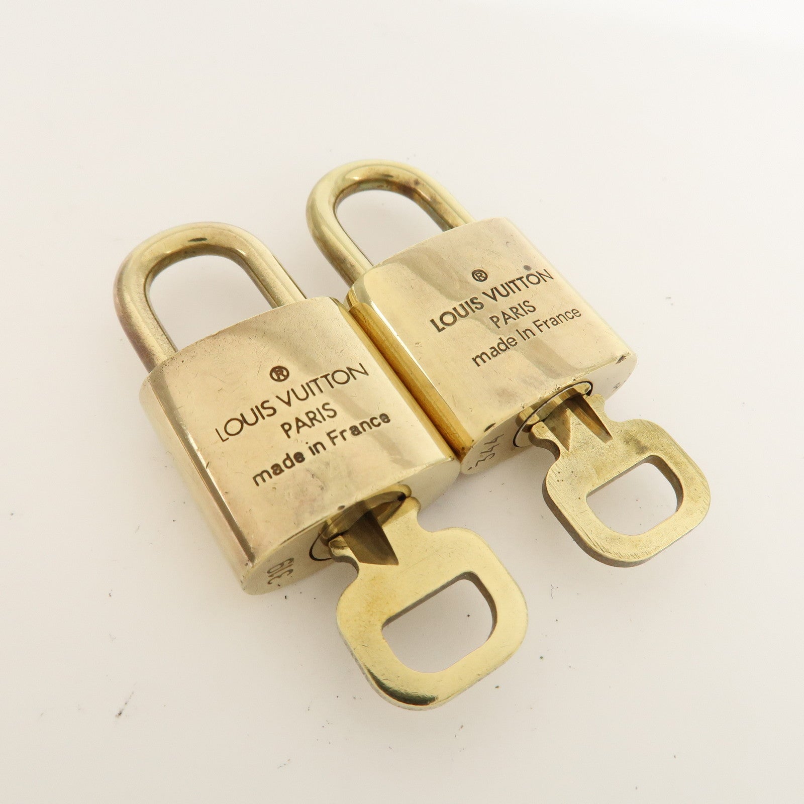 Louis Vuitton Set of 10 Lock & Key Cadena Key Lock Metal Gold Used