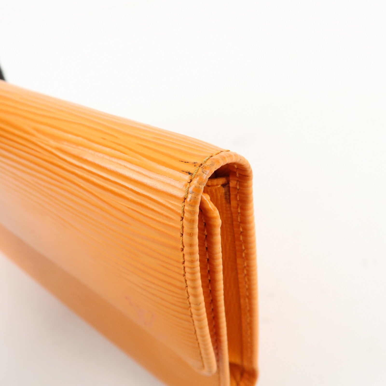 Louis Vuitton Epi Porte Tresor International Mandarin M6338H Used