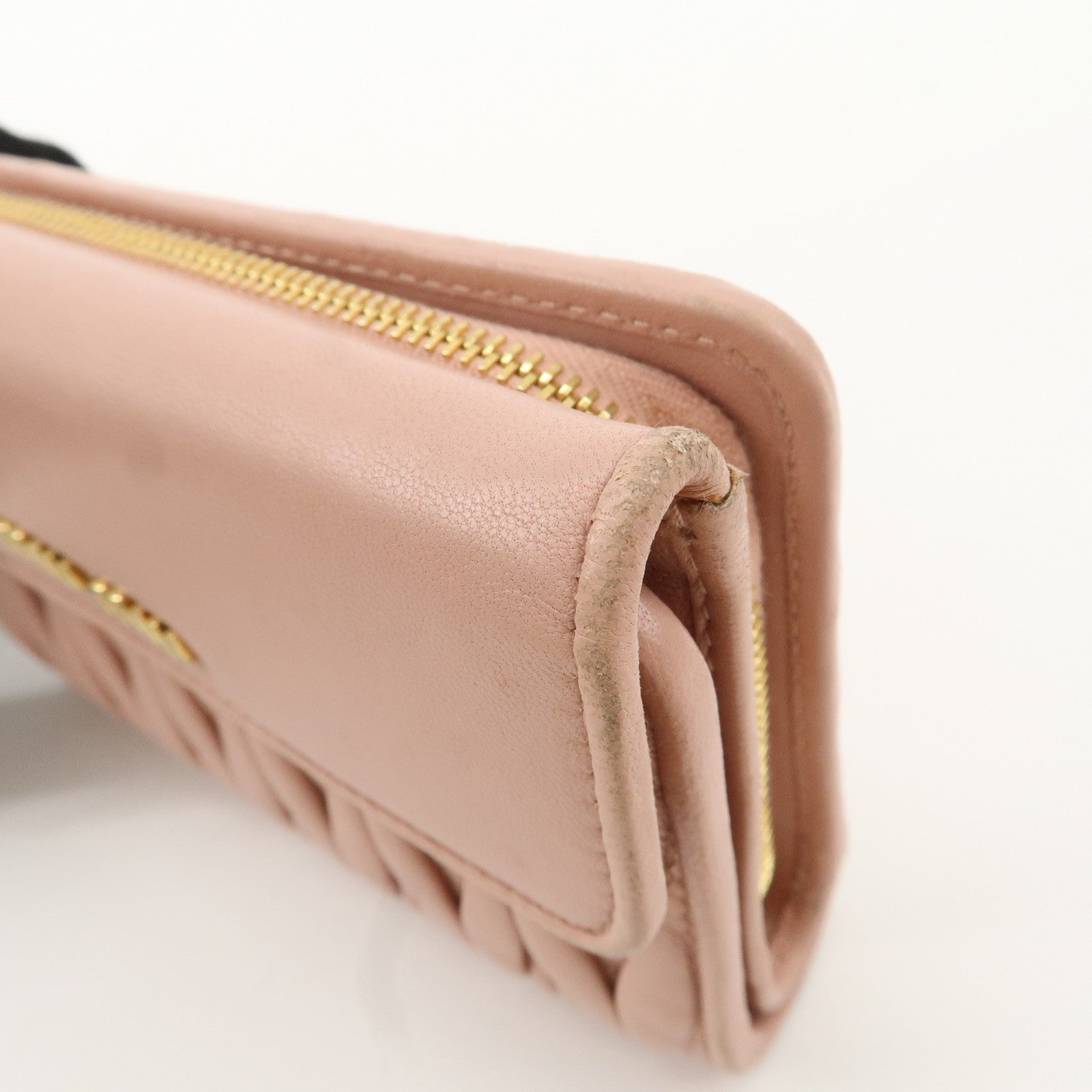 MIU MIU Matelasse Leather Round Zipper Bi-fold Wallet Pink Used