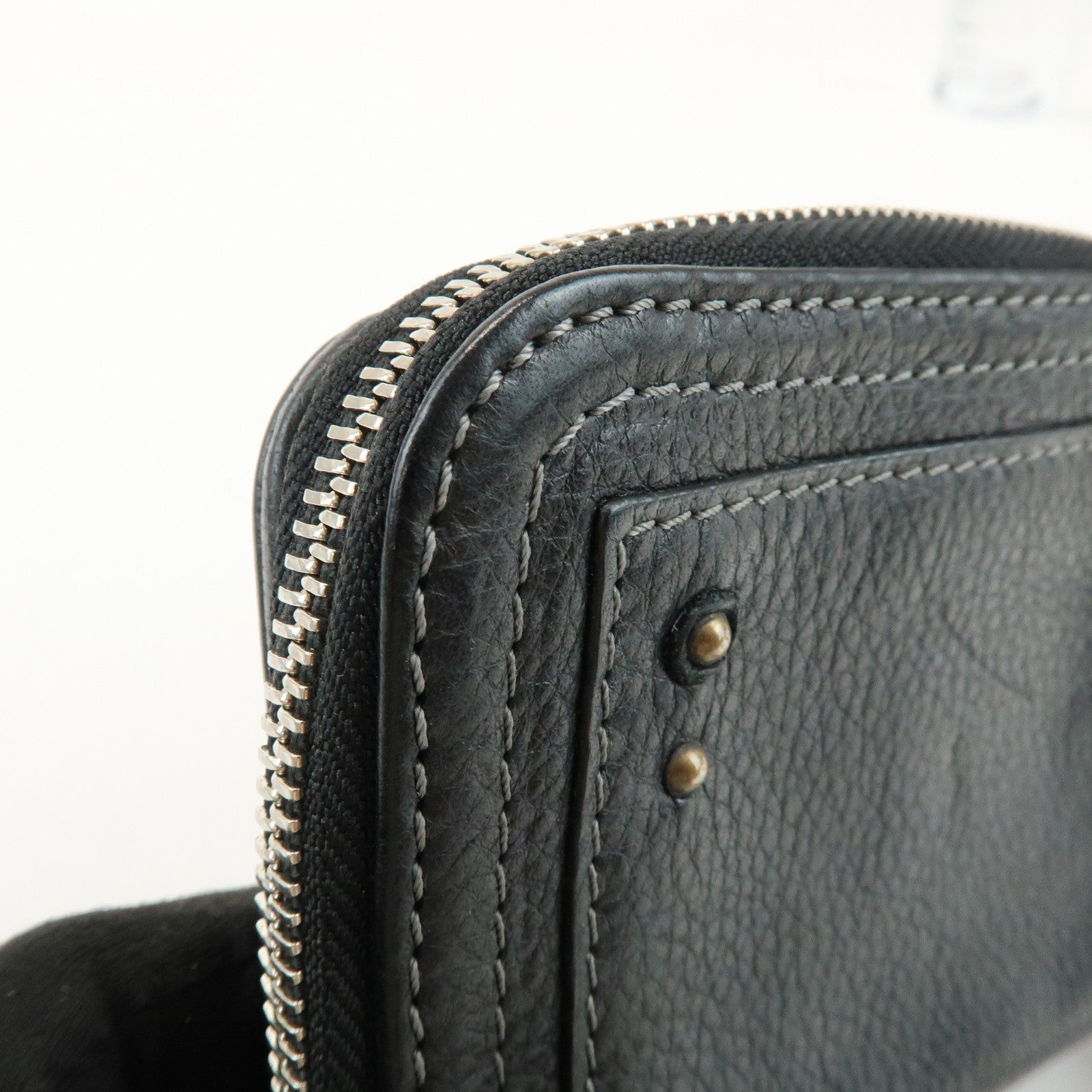 Chloe Logo Leather Round Zippy Compact Wallet Black