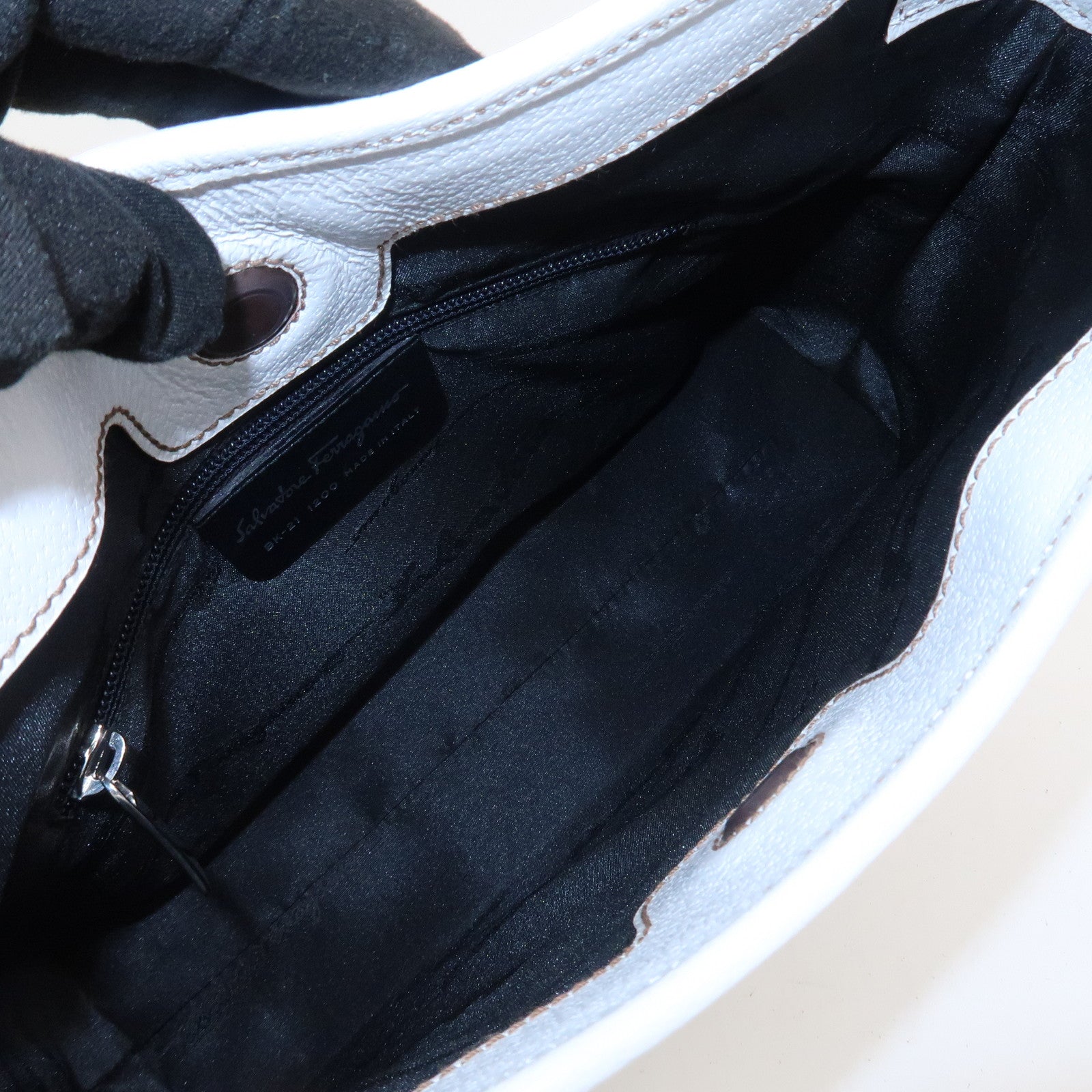 Ferragamo Logo Leather Shoulder Bag Hand Bag White