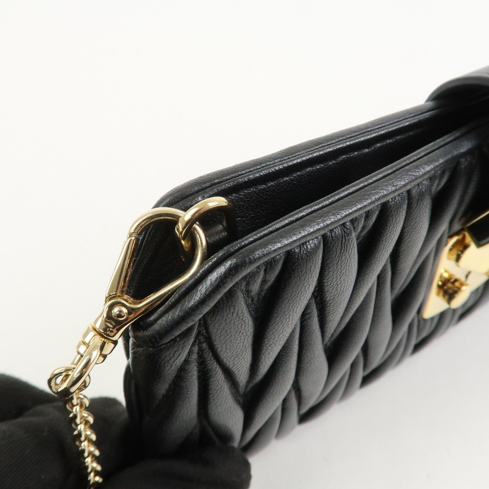 MIU MIU Matelasse Nappa Leather Chain Shoulder Bag Phone Case Black