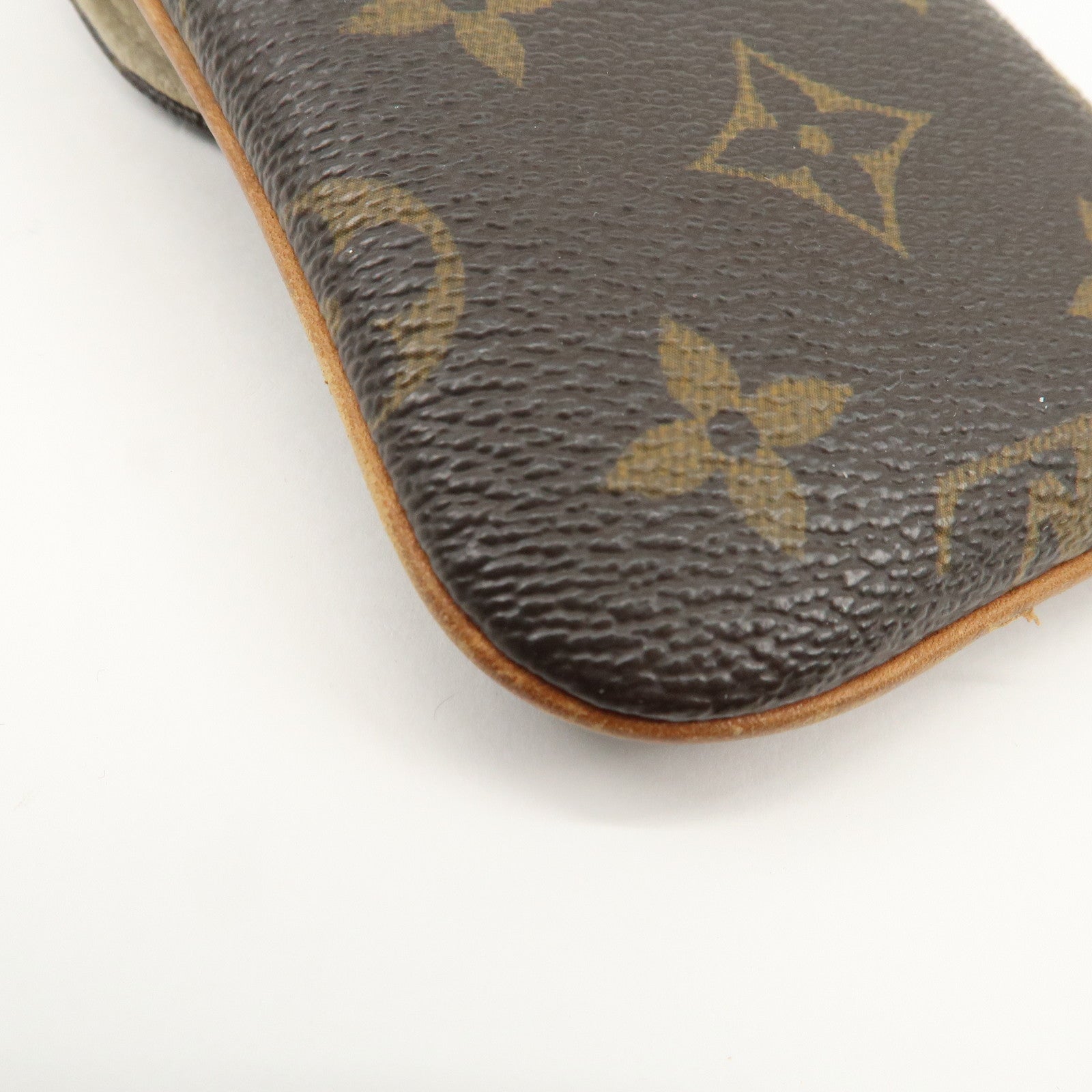 Louis Vuitton Monogram Etui Telefonne MM Brown M66546 Used