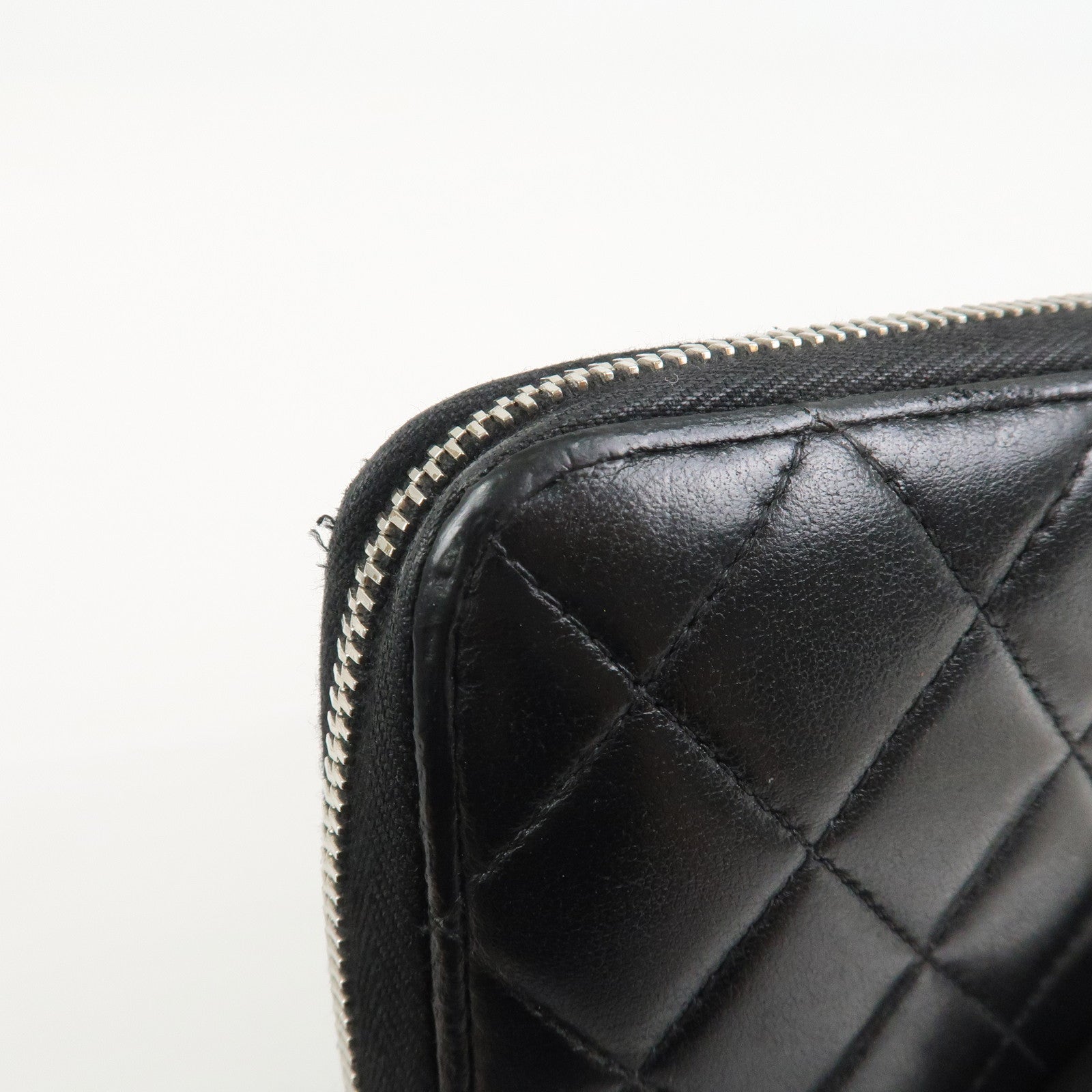 CHANEL Matelasse Lamb skin Leather Round Zippy Wallet Black Silver