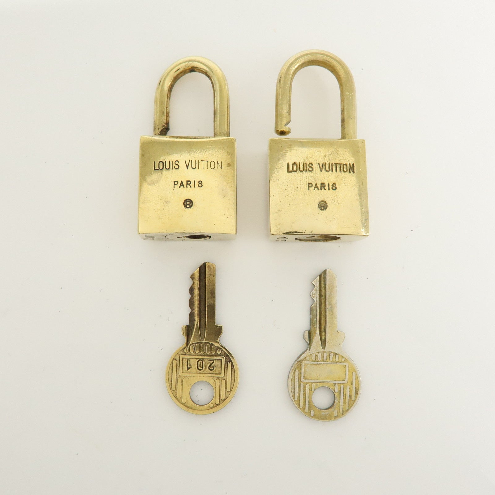 Louis Vuitton Set of 10 Lock & Key Cadena Key Lock Used
