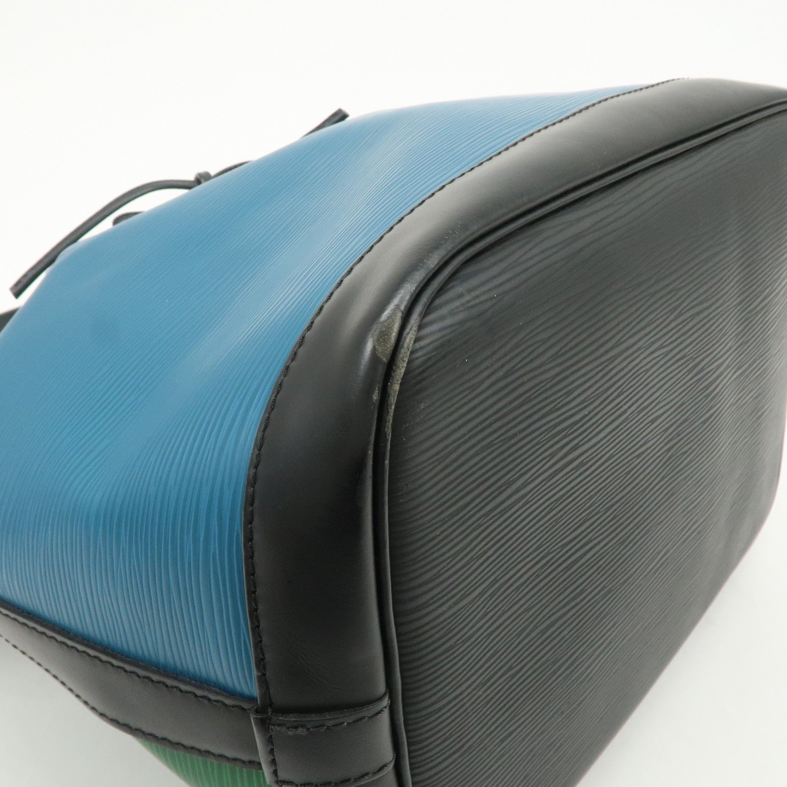 Louis Vuitton Epi Petit Noe Tricolor Leather Shoulder Bag M40880