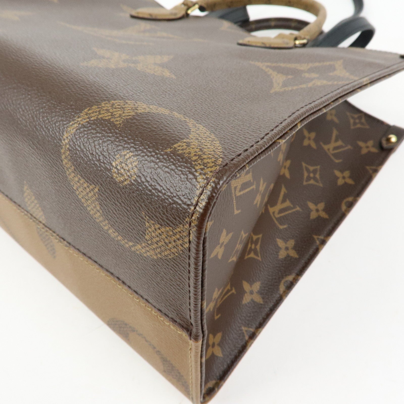 LOUIS VUITTON Monogram Giant Reverse On the Go MM Tote Bag M45321