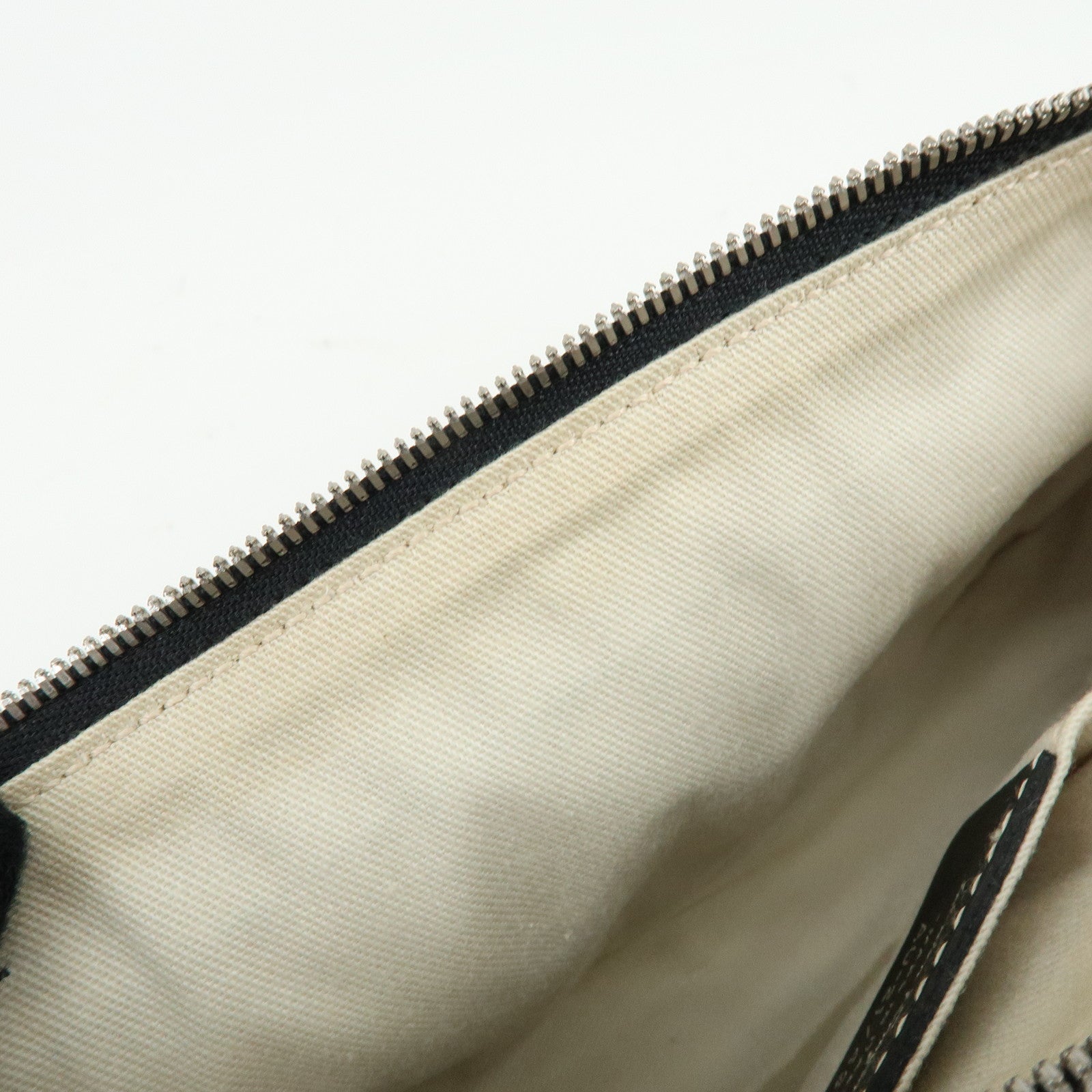 Ferragamo Vara Canvas Leather Side Ribbon Shoulder Bag Black