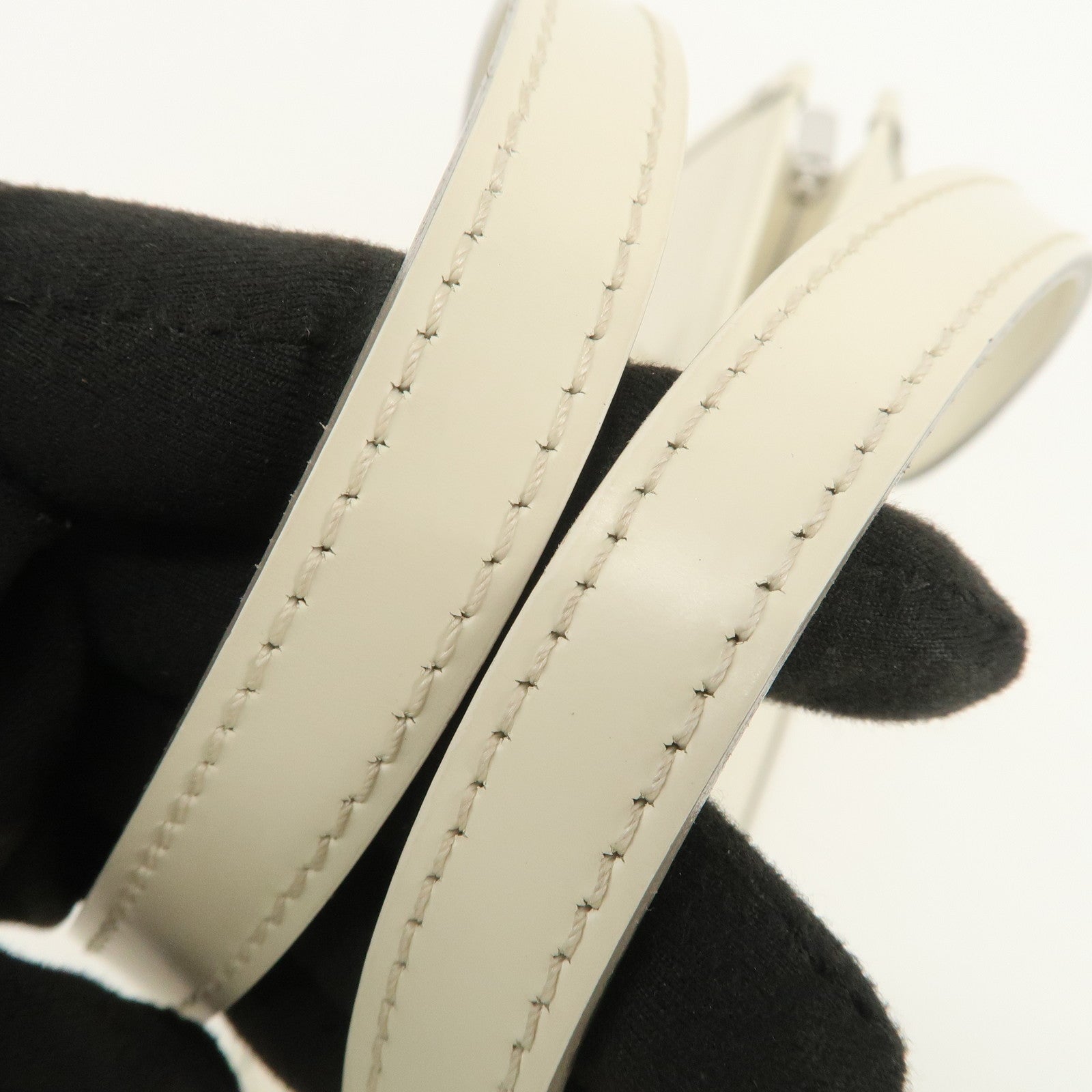 Louis Vuitton Epi Madeleine PM Hand Bag Ivoire White M5933J