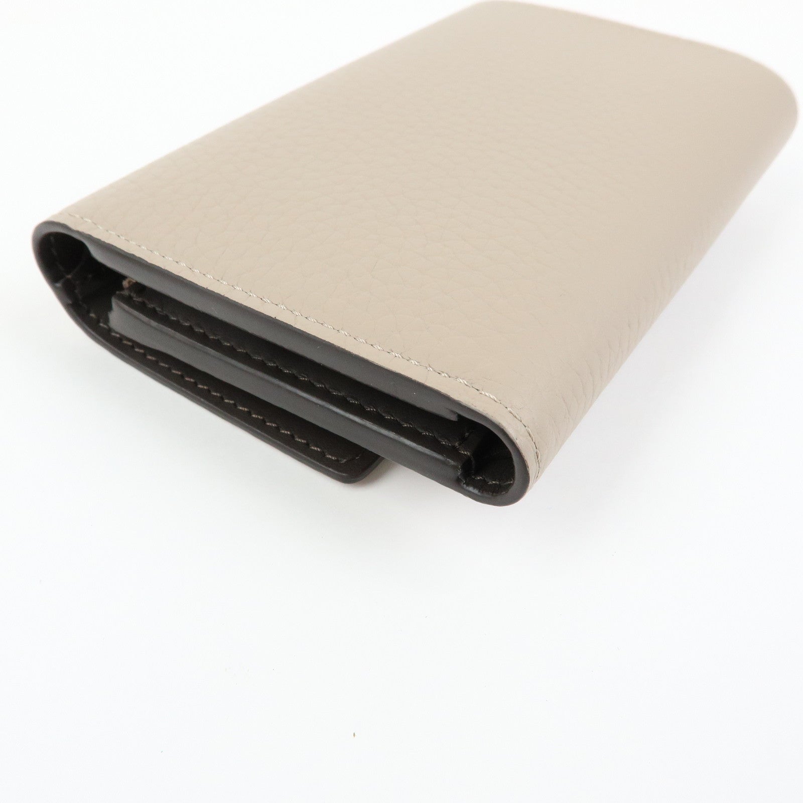 Louis Vuitton Portefeuille Capucines Compact Wallet Galet M62159