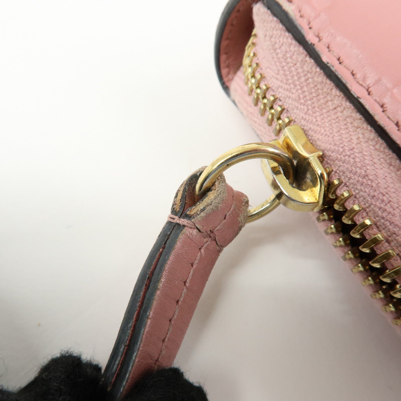GUCCI Guccissima Leather Round Zippy Long Wallet Pink 410102